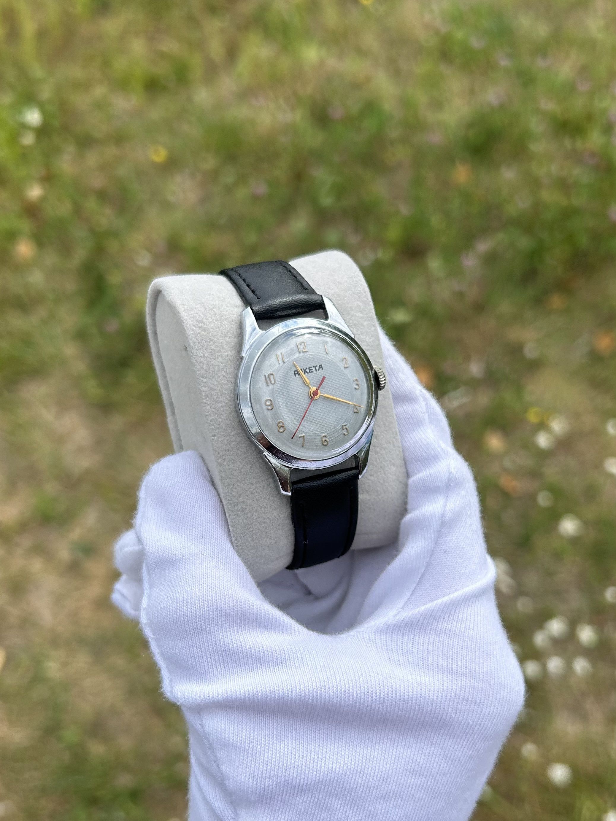 Vintage Vintage Watch Raketa USSR Soviet Mechanical 1950s Size ONE SIZE - 4 Thumbnail