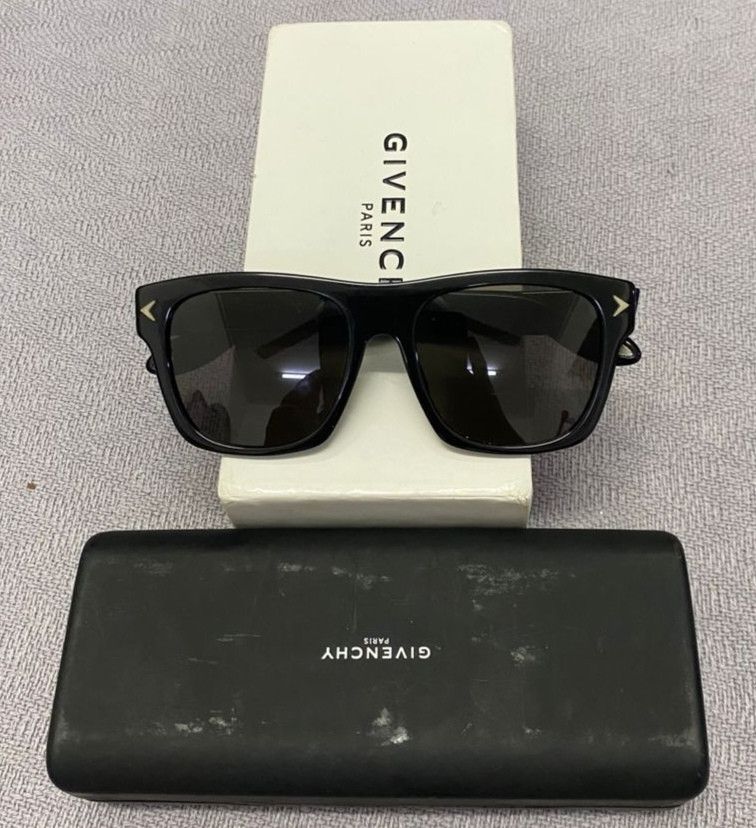 Givenchy Vintage Givenchy Paris Sunglasses Size ONE SIZE - 1 Thumbnail