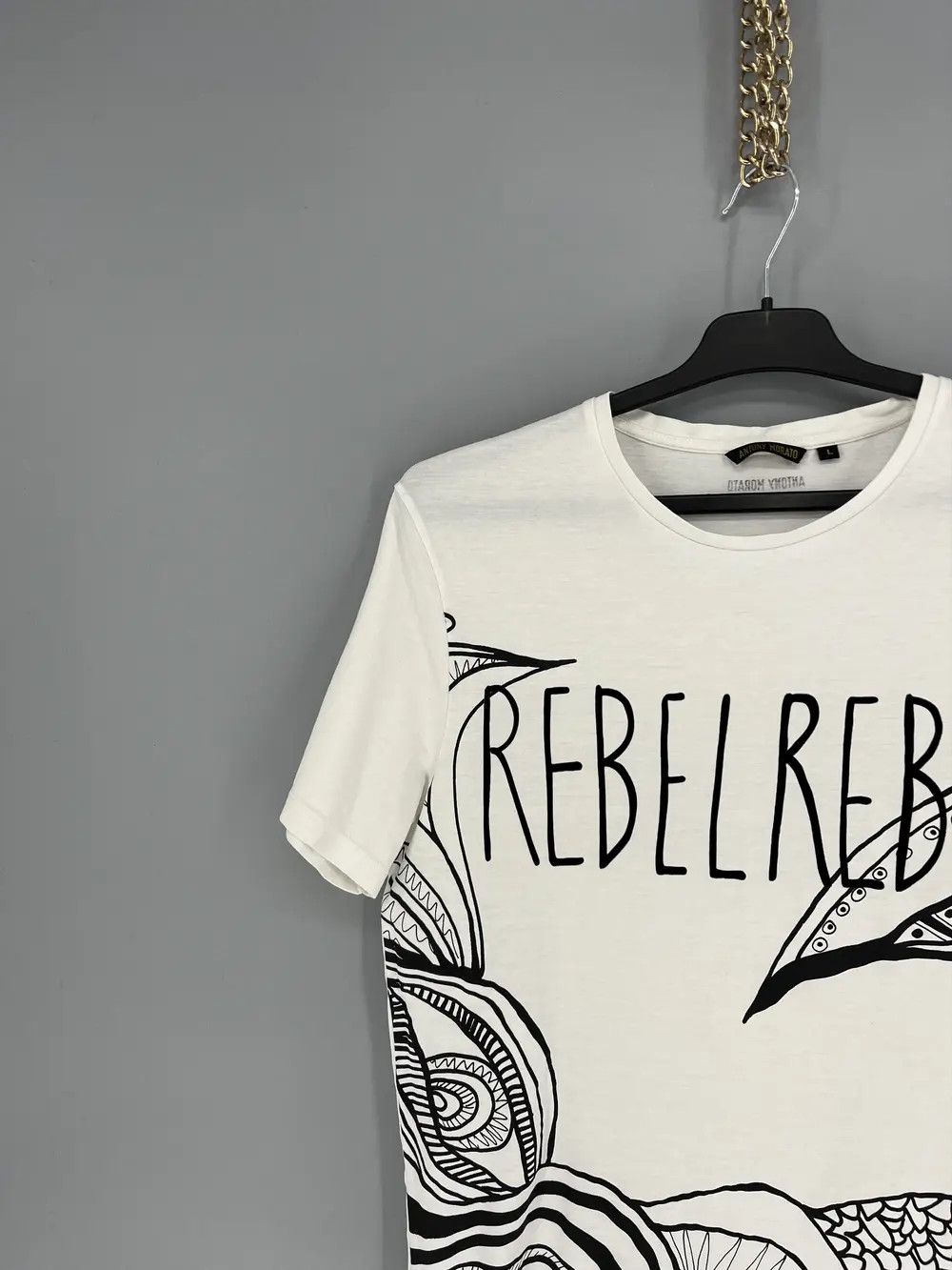 Vintage Antony Morato "REBELREBEL" Avant Garde Designer Y2k Tee Size US L / EU 52-54 / 3 - 4 Thumbnail