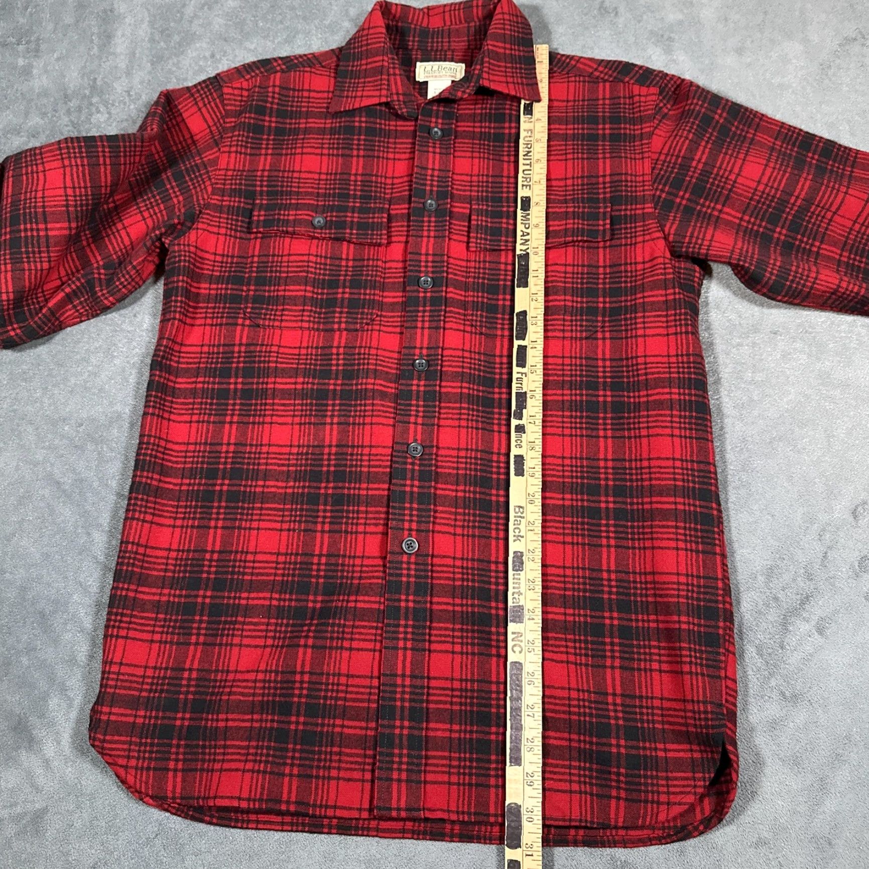 Vintage VINTAGE L.L.Bean Shirt Mens Small Red Black Plaid Chamois Cloth Flannel Button-Front Pockets 2 Chest 100% Cotton USA 277981 Mens Size US S / EU 44-46 / 1 - 6 Thumbnail