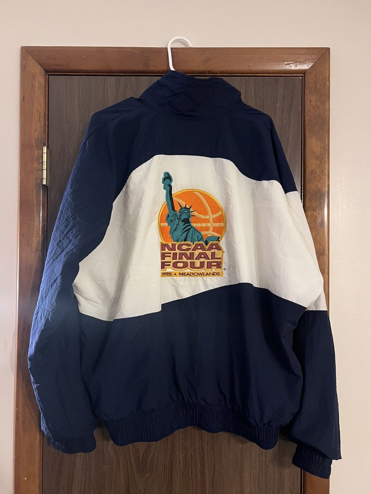Vintage Vintage 1996 NCAA Mens Final Four Jacket Size US L / EU 52-54 / 3 - 2 Thumbnail