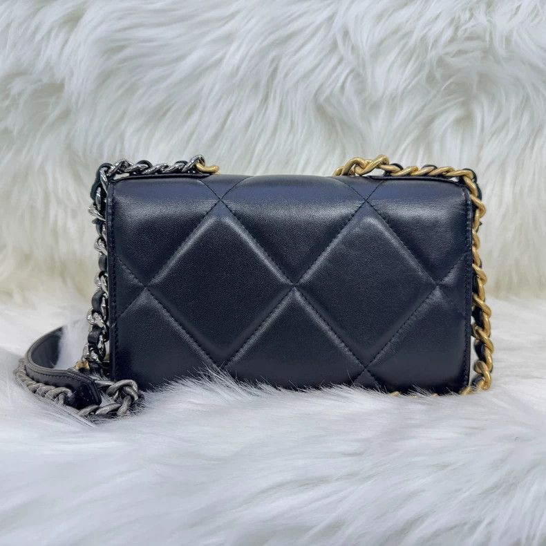 Chanel Chanel Classic Logo Leather Shoulder Bag -2505 Size ONE SIZE - 2 Thumbnail