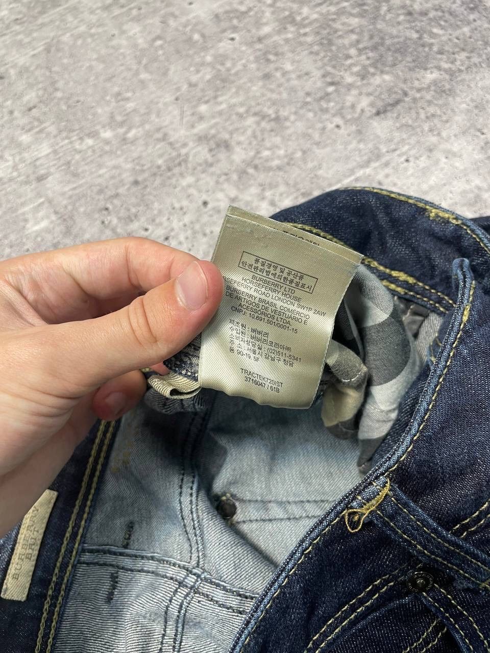 Burberry Vintage Burberry Brit Flared Denim Jeans Women Y2K Size 30" / US 8 / IT 44 - 10 Thumbnail