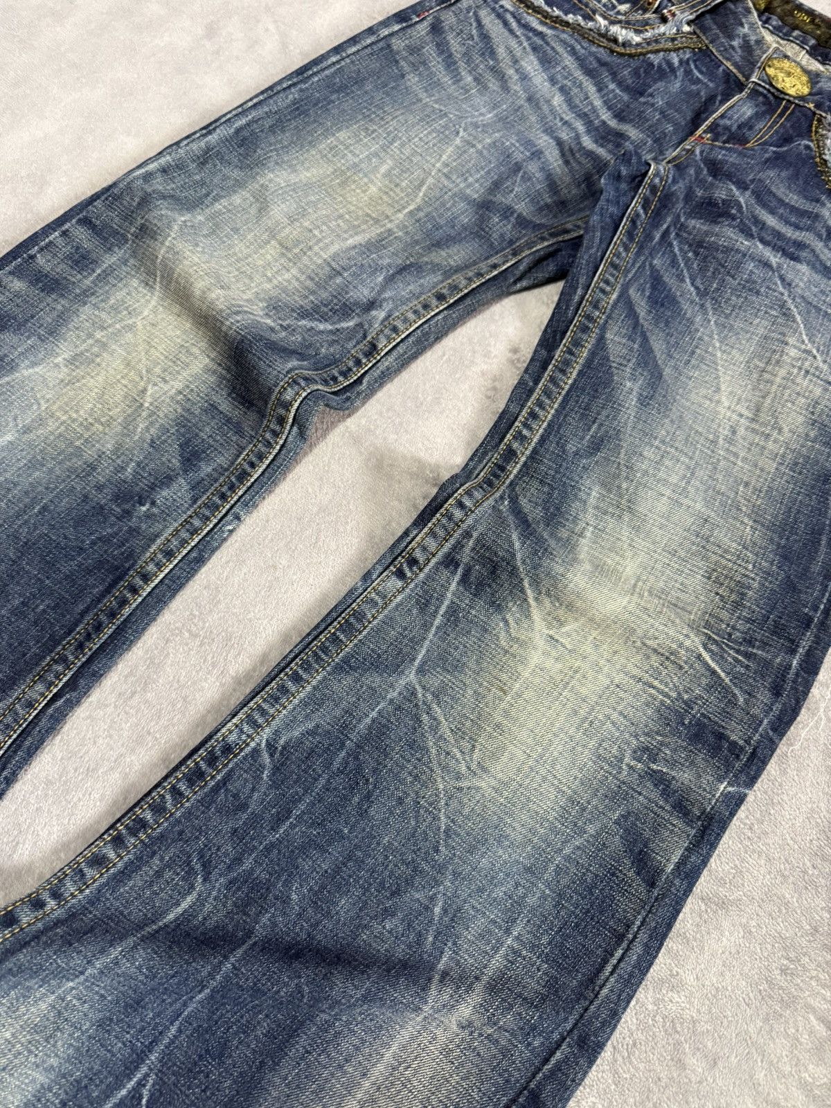 Japanese Brand × Vintage Red Pepper Japan Embellished Studded Shadow Wash Flare Jeans Size US 28 / EU 44 - 13 Thumbnail