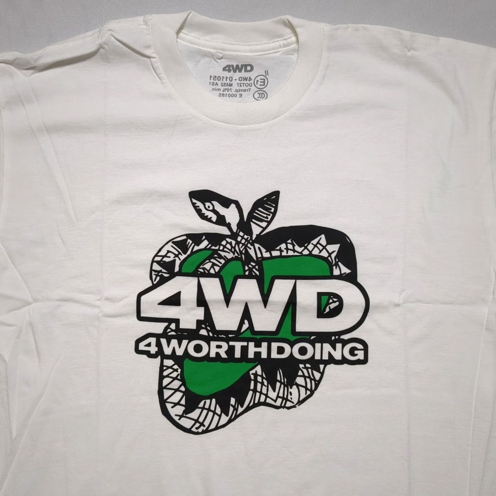 Vintage 4 Worth Doing T-Shirt Men Large White Streetwear Apple Snake Logo Crewneck Short Sleeve Graphic Tee Size US L / EU 52-54 / 3 - 3 Thumbnail