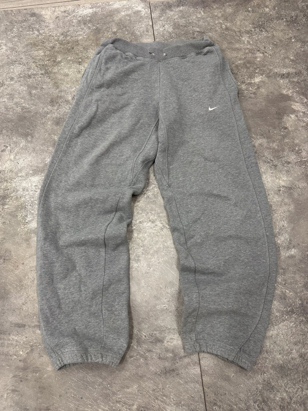 Japanese Brand Nike Vintage Baggy Gray Sweatpants Size US 32 / EU 48 - 2 Thumbnail