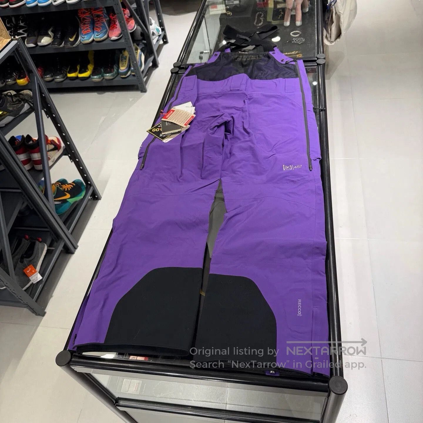 Burton BURTON AK457 GORE-TEX PRO Guide Ski Pants. Size US 35 - 1 Thumbnail