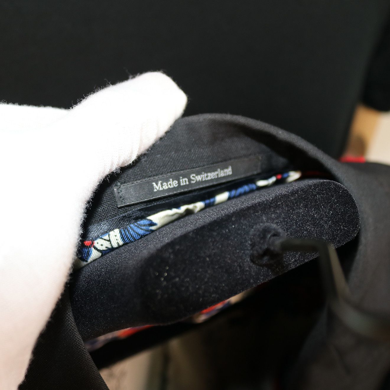 Gucci Gucci Black Wool Suit with Loved Dragon Back Embroidery Size 48R - 14 Thumbnail