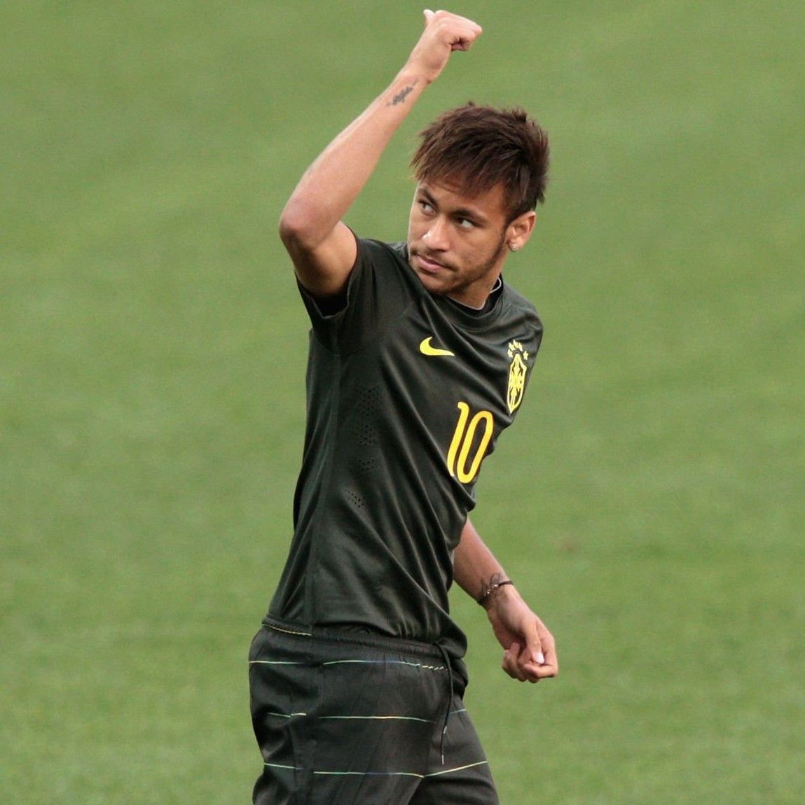 Nike Brazil 2014 Third Jersey Neymar Jr Size US L / EU 52-54 / 3 - 11 Thumbnail