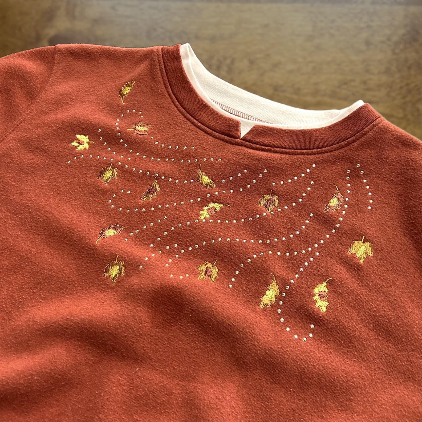 Rusty Rust Red Fleece Sweater Womens Medium Fall Leaf Embroidered Crewneck Pullover Size M / US 6-8 / IT 42-44 - 1 Thumbnail