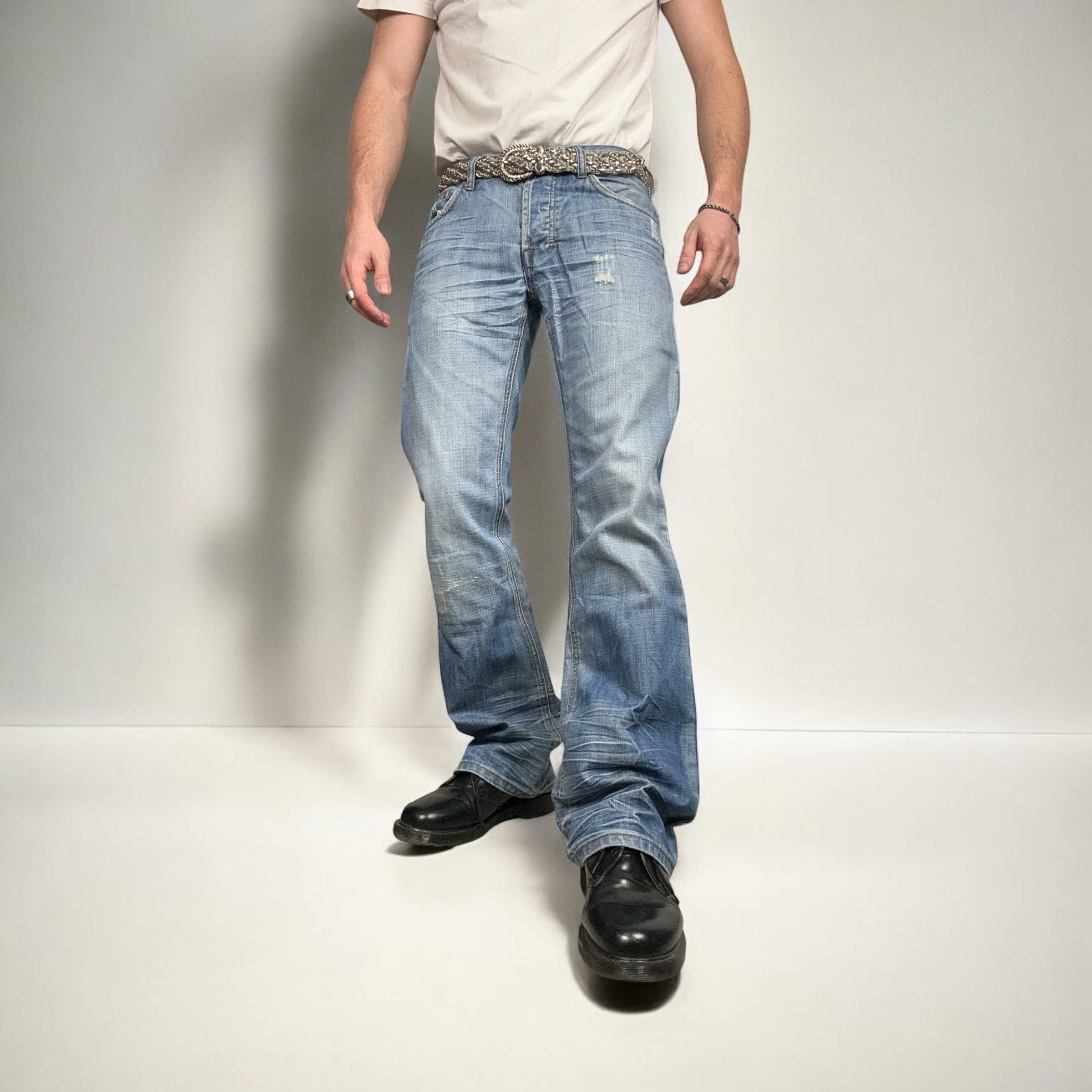 Japanese Brand × Vintage Vintage y2k Distressed Flare Denim Pants Jeans Baggy Size US 32 / EU 48 - 1 Thumbnail
