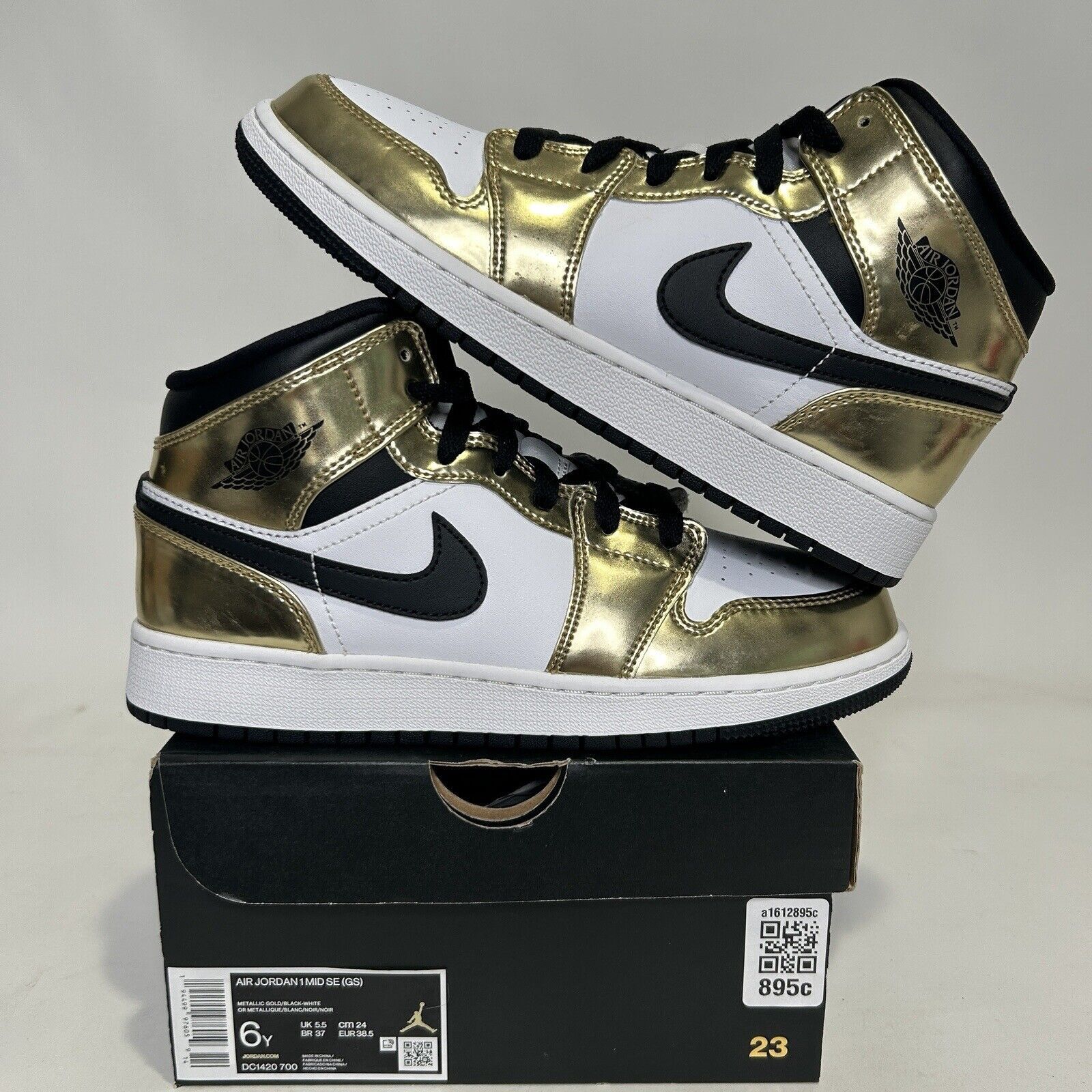 Nike Nike Air Jordan 1 Retro Mid SE “Metallic Gold” 2024 Size US 7.5 / IT 37.5 - 1 Thumbnail