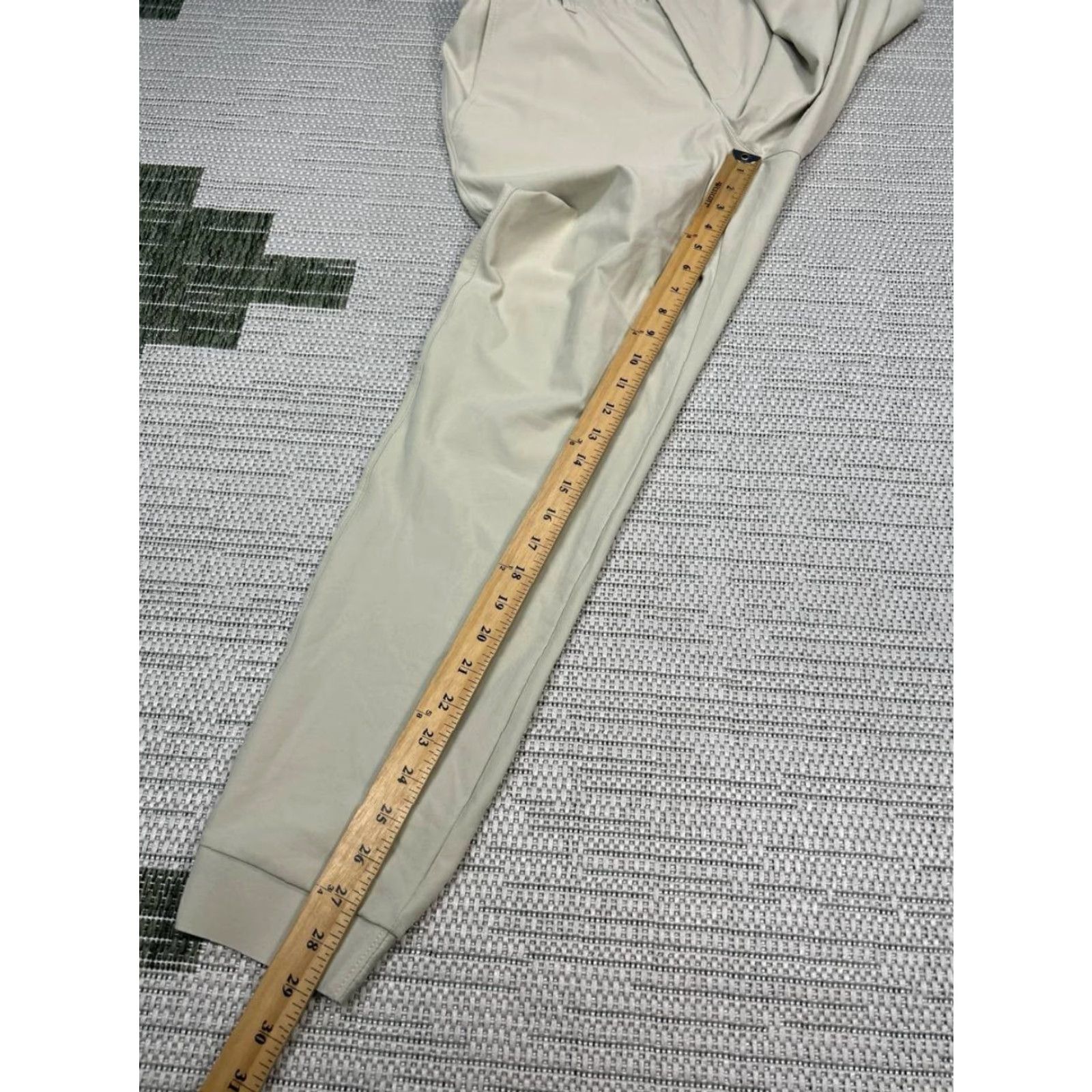 Under Armour Under Armour Jogger Pants Mens 32 Beige Stretch Mid Rise Tapered Leg Athleisure Pants Mens Beige Jogger Size US 32 / EU 48 - 3 Thumbnail