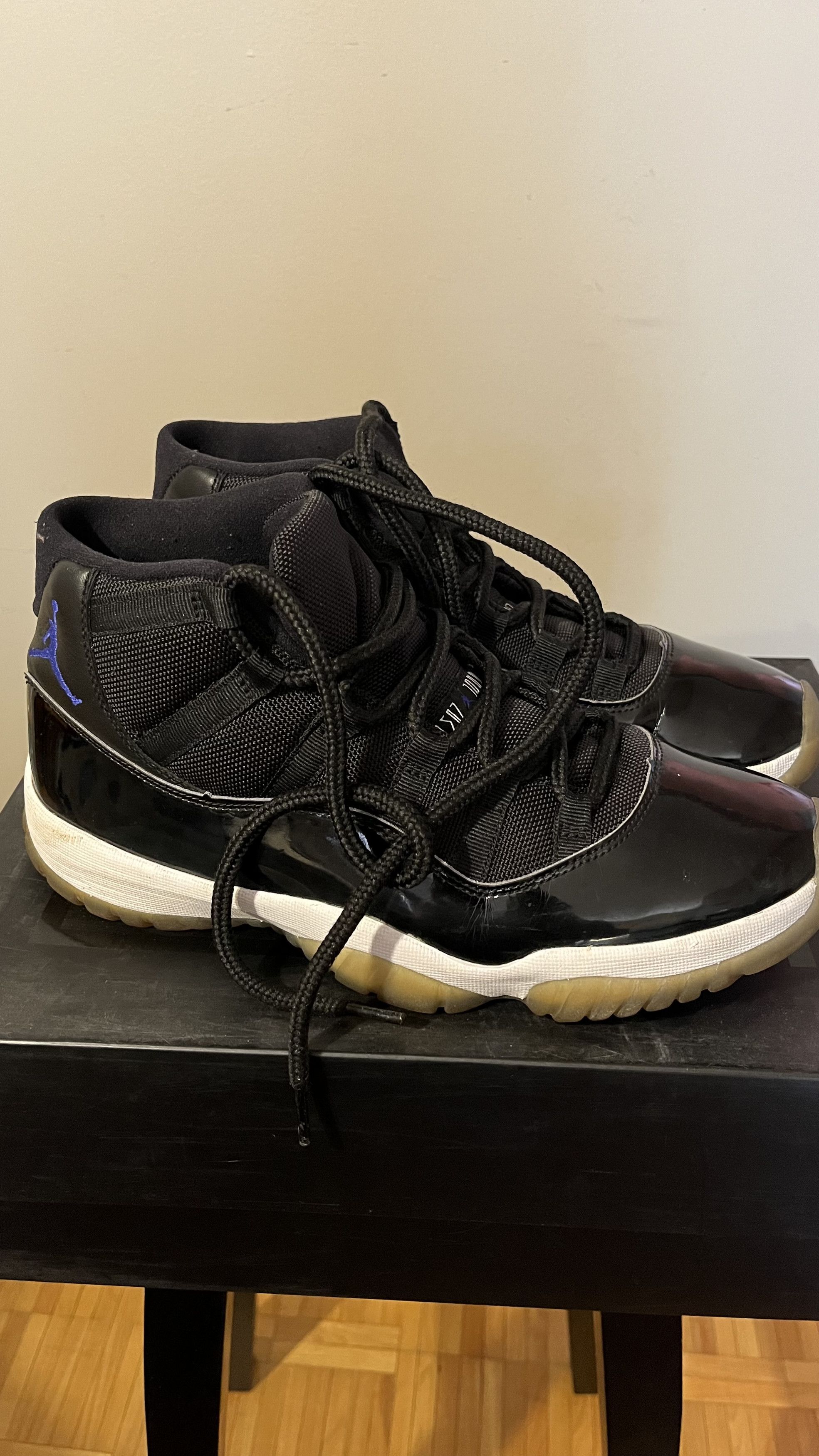 Jordan Brand Air Jordan 11s 2016 Space Jam Size US 9.5 / EU 42-43 - 3 Thumbnail