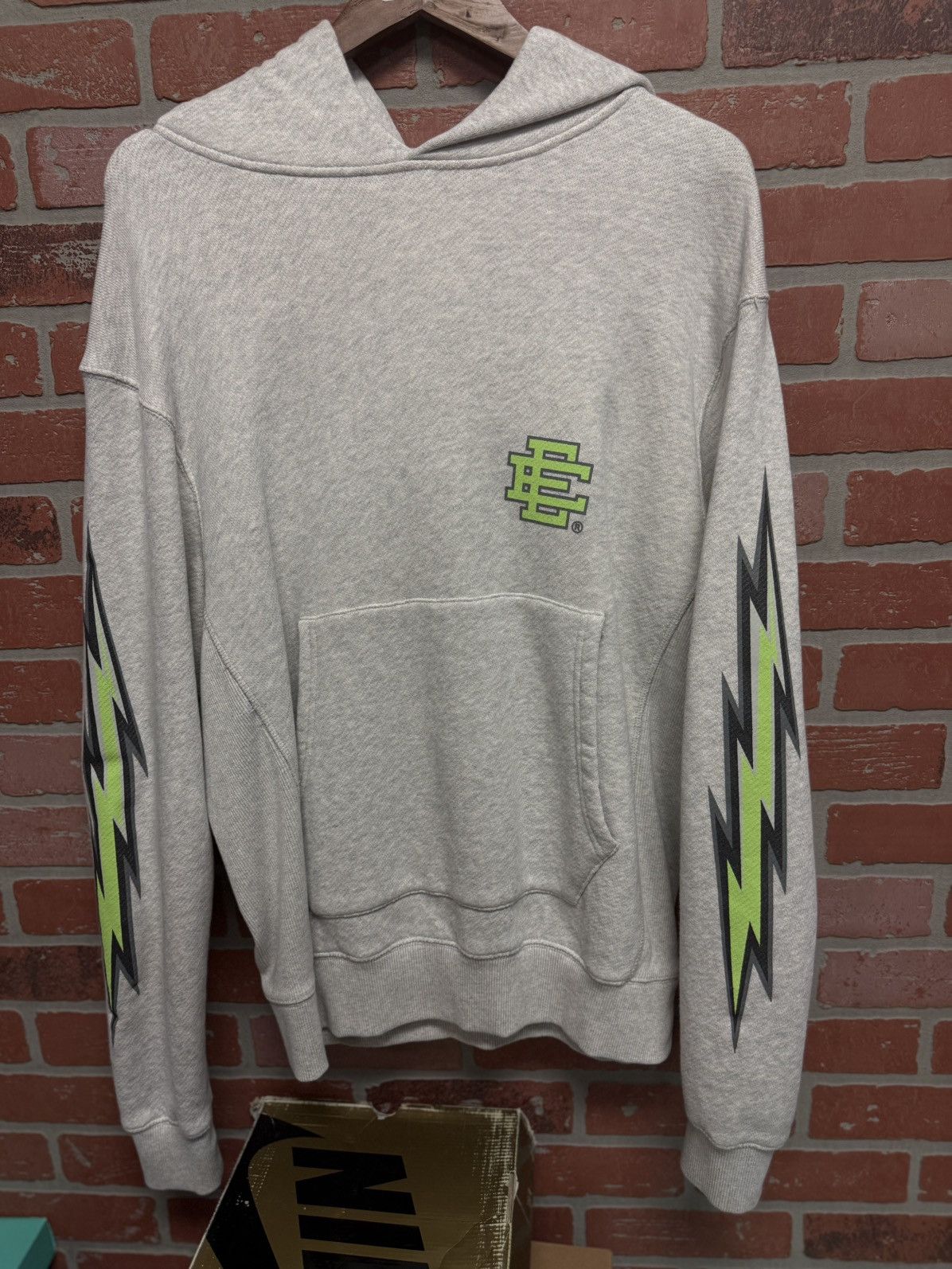 Eric Emanuel Eric Emanuel Grey Bolt Hoodie Size Medium (NEW) Size US M / EU 48-50 / 2 - 2 Thumbnail