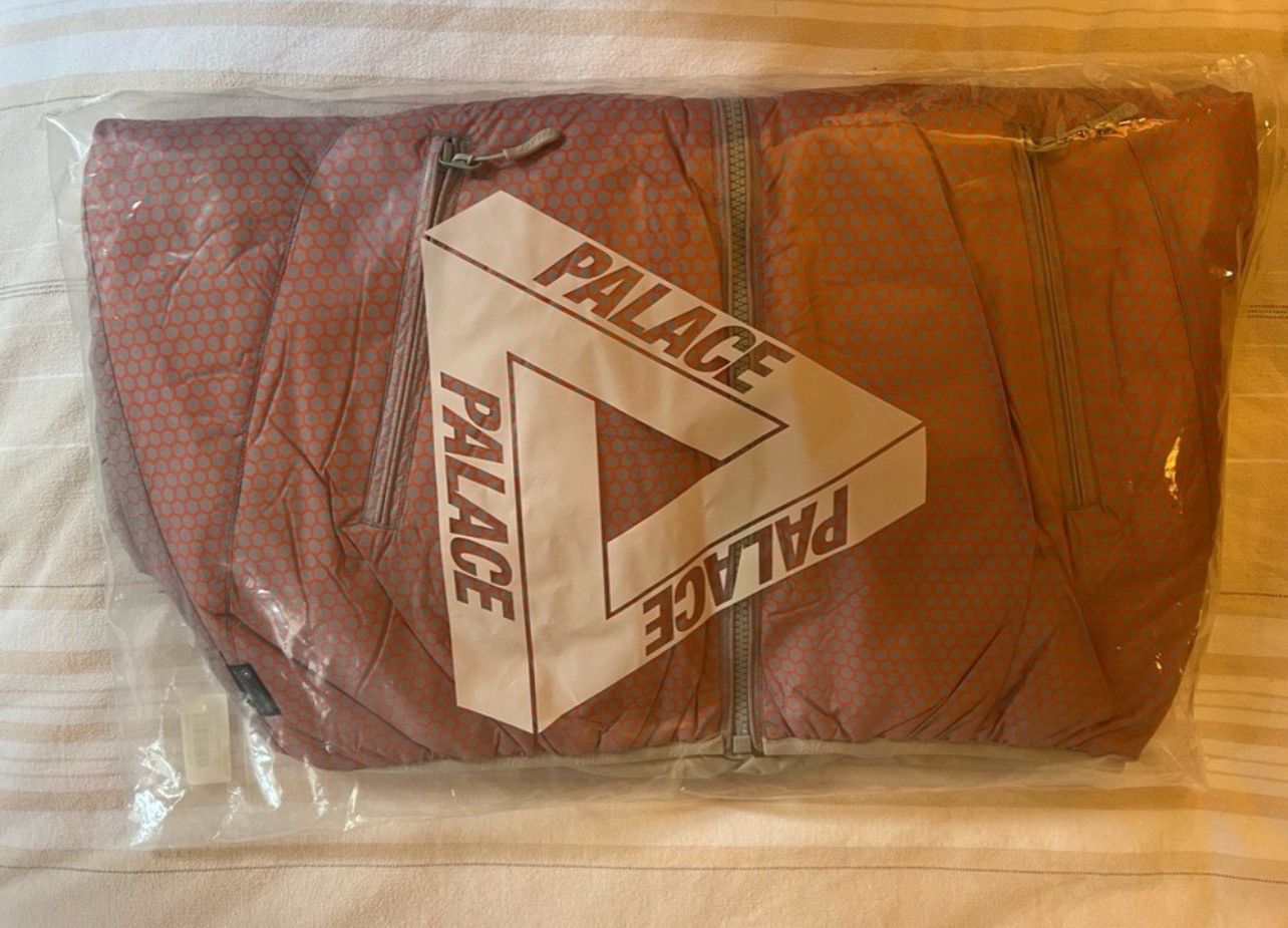 Palace Palace Hexagon Pertex Quilted Jacket in Grey Size medium Size US M / EU 48-50 / 2 - 8 Thumbnail