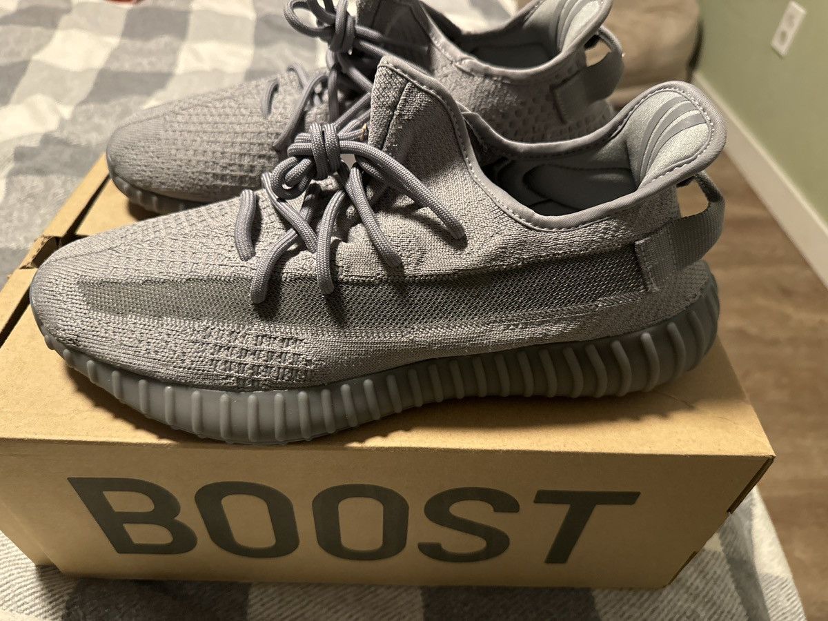 Adidas Yeezy Boost 350 V2 Size US 12 / EU 45 - 5 Thumbnail