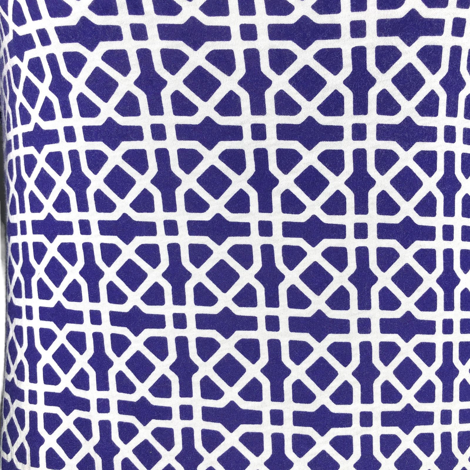 Ann Taylor Celtic Knot Patterned Sheer Round Neckline Short Sleeve Tee Size S / US 4 / IT 40 - 10 Thumbnail