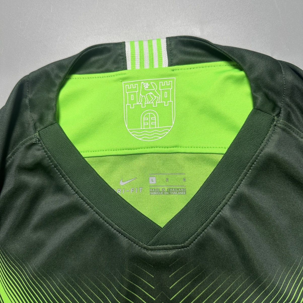 Nike WOLFSBURG NIKE 2019/2020 FOOTBALL HOME JERSEY #9 WEGHORST Size US L / EU 52-54 / 3 - 5 Thumbnail