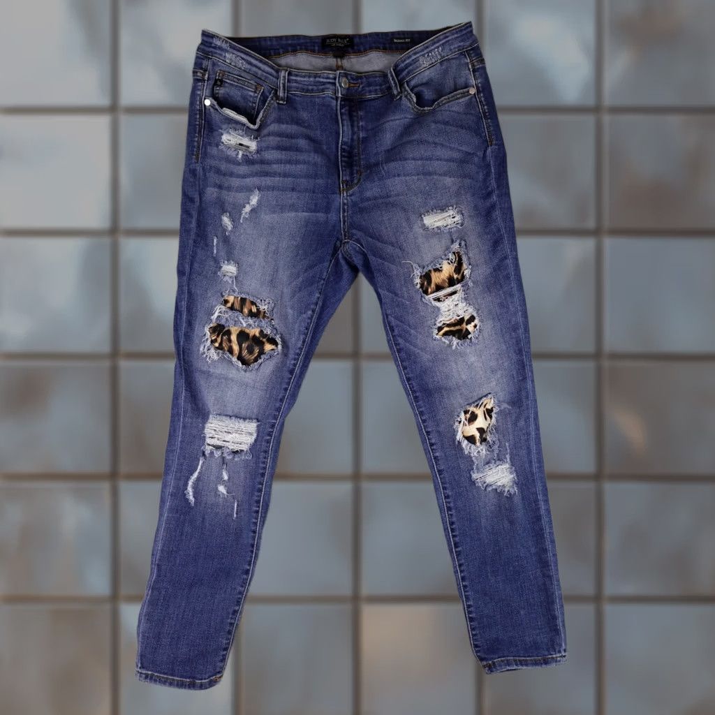 Vintage Judy Blue Jeans Womens 1XL Blue Denim Skinny Fit Distressed Leopard Cheetah Y2K Jeans Size 40" / US 18 - 1 Thumbnail
