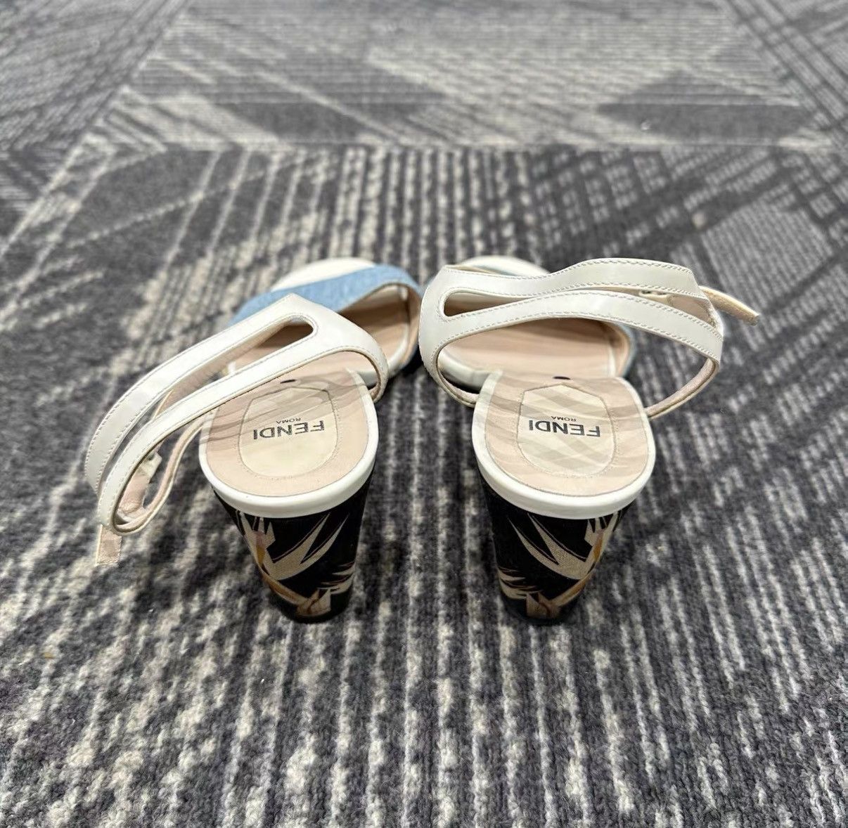 Fendi Fendi Denim Sandals J42 Size US 7 / IT 37 - 3 Thumbnail