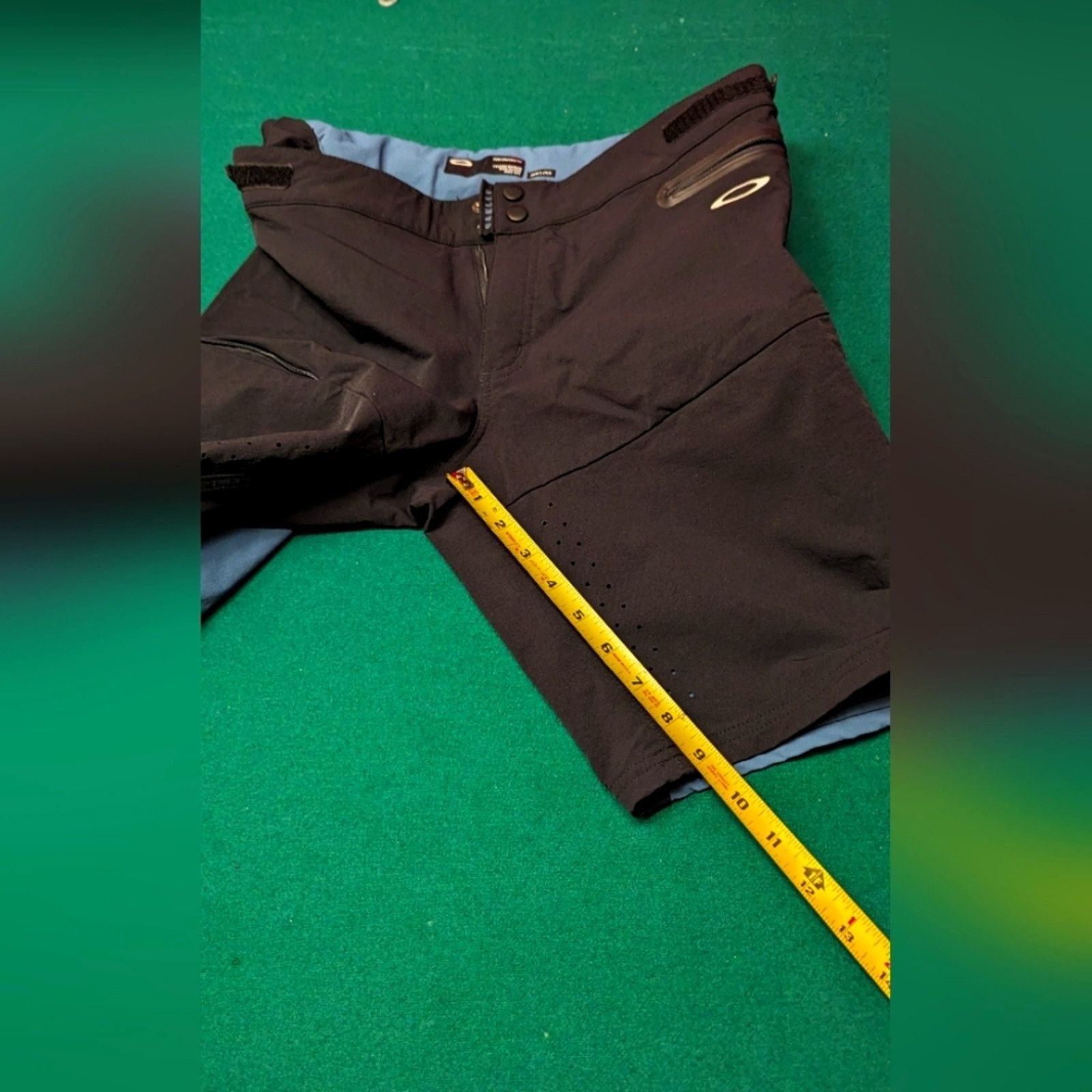 Oakley Oakley mountain bike shorts, men's small, 9 inch inseam Size US 30 / EU 46 - 1 Thumbnail