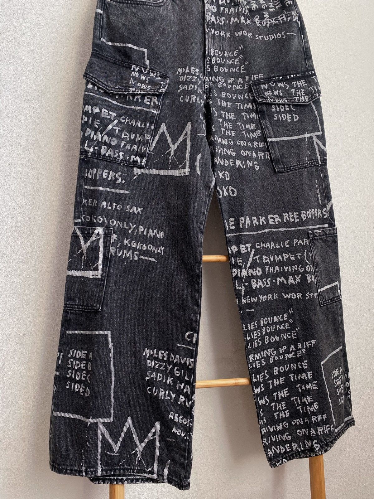 H&M × Jean-Michel Basquiat × Who Decides War Who Decides War Baggy denim jeans H&M x Basquiat x Ev&Tela Size US 32 / EU 48 - 11 Thumbnail