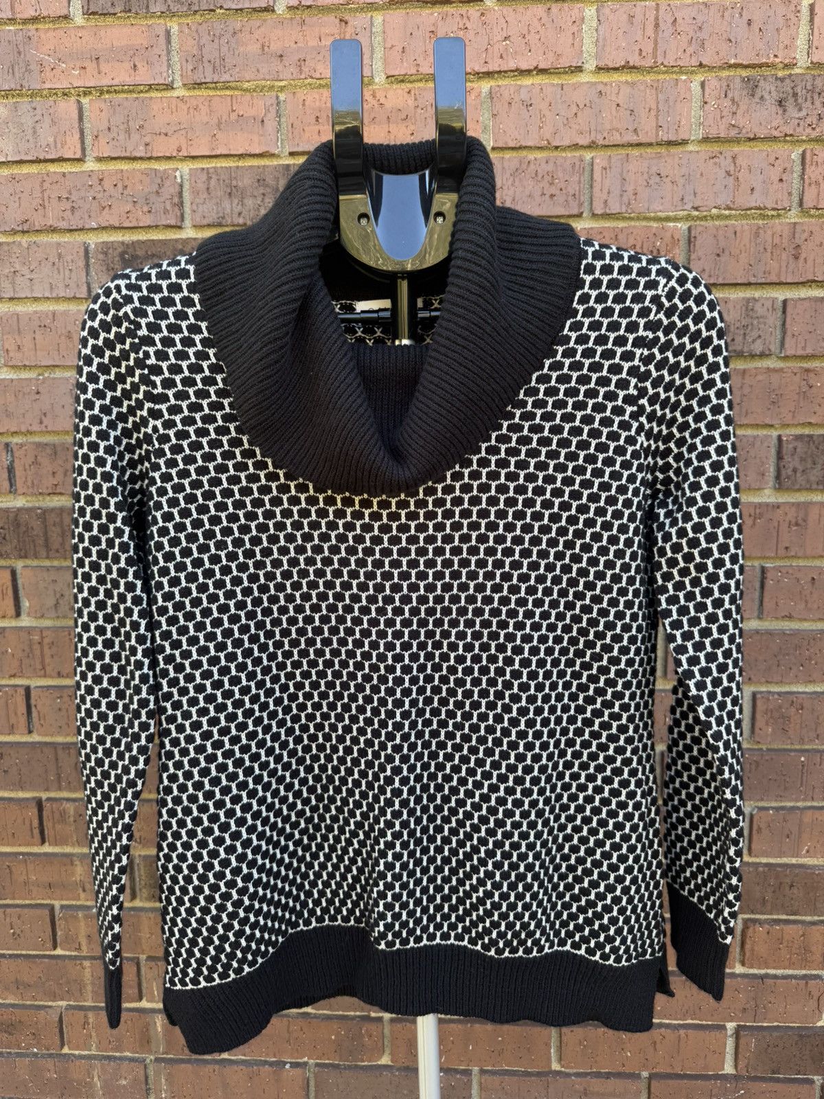 Calvin Klein Calvin Klein Black White Cowl Neck Sweater Hexagon Pattern Size S / US 4 / IT 40 - 7 Thumbnail