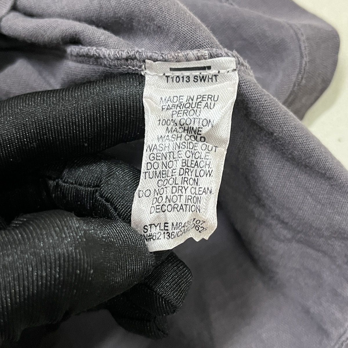 Guess Guess “Luv Hurtz” Emo/Grunge T Shirt Size US S / EU 44-46 / 1 - 6 Thumbnail