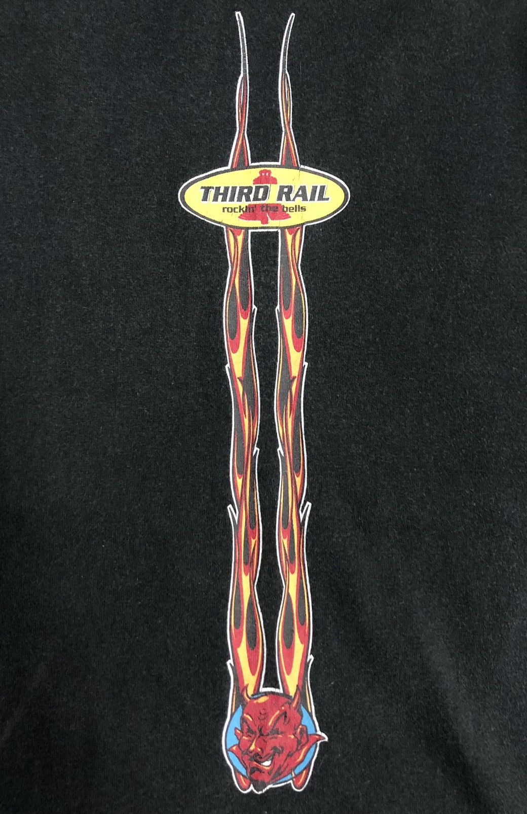Vintage Vintage Third Rail Rockin' The Bells T-Shirt Size US L / EU 52-54 / 3 - 3 Thumbnail