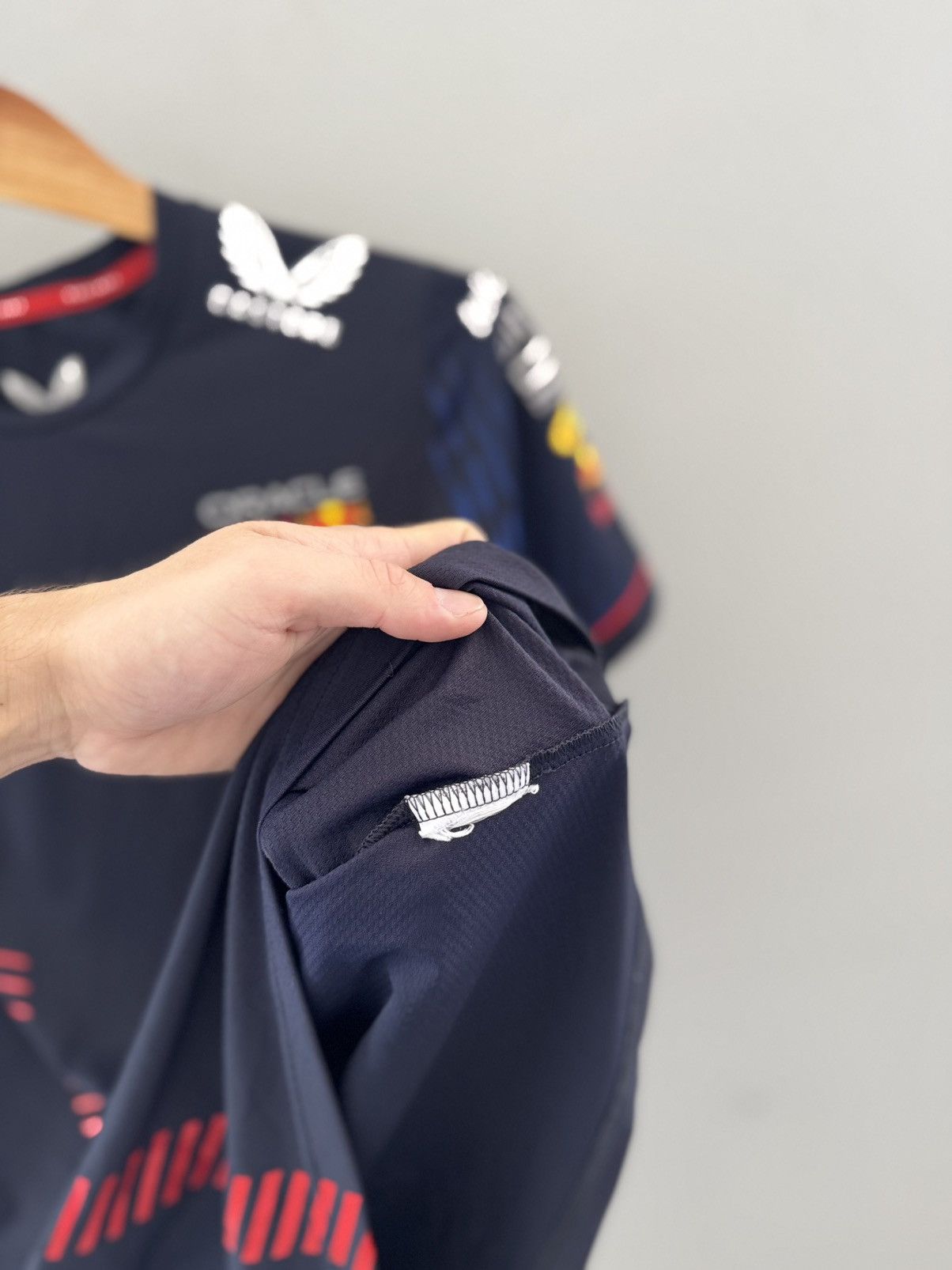 Formula 1 FORMULA ONE ORACLE RED BULL RACING TEAM CASTORE OFFICIAL Size US M / EU 48-50 / 2 - 6 Thumbnail