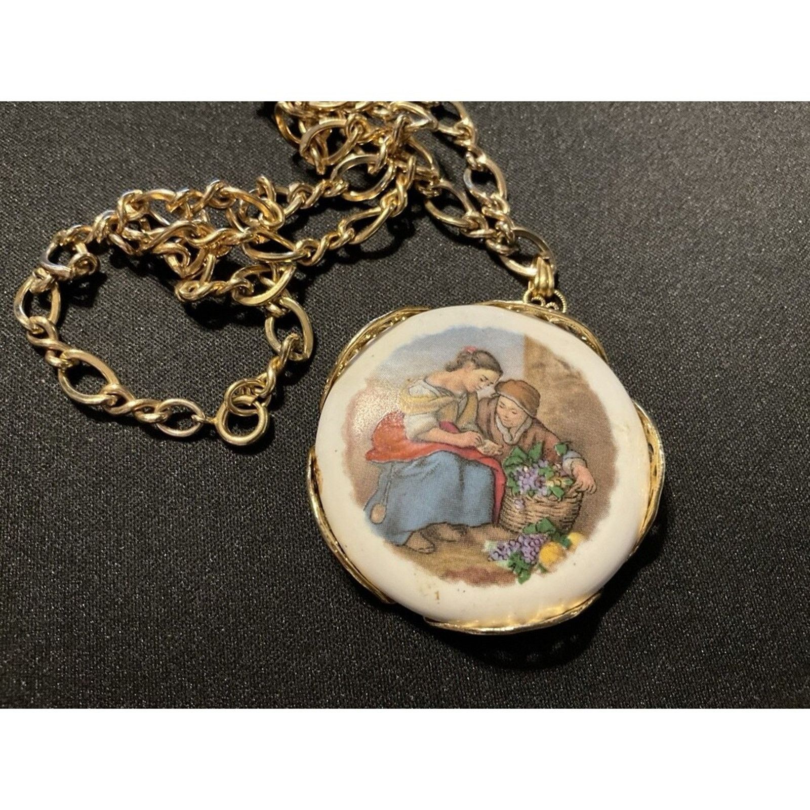 Other 16in Hand Painted Porcelain Gold Tone Necklace Size ONE SIZE - 1 Thumbnail