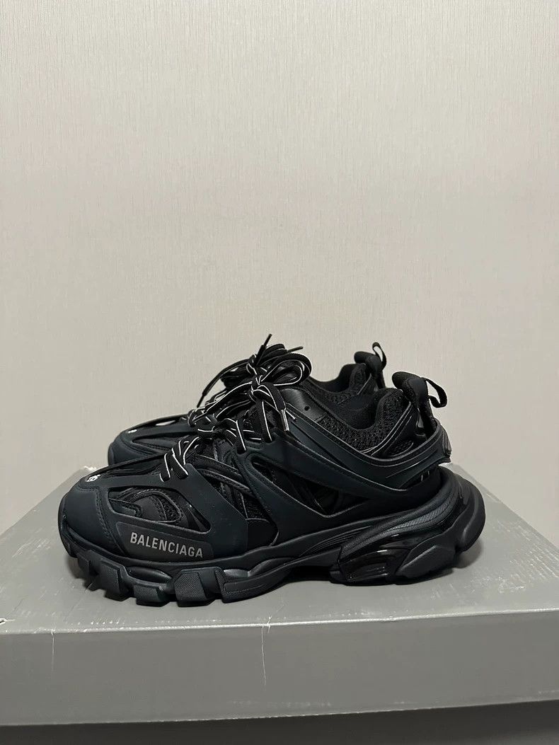 Balenciaga Track Sneakers in Black Size 39