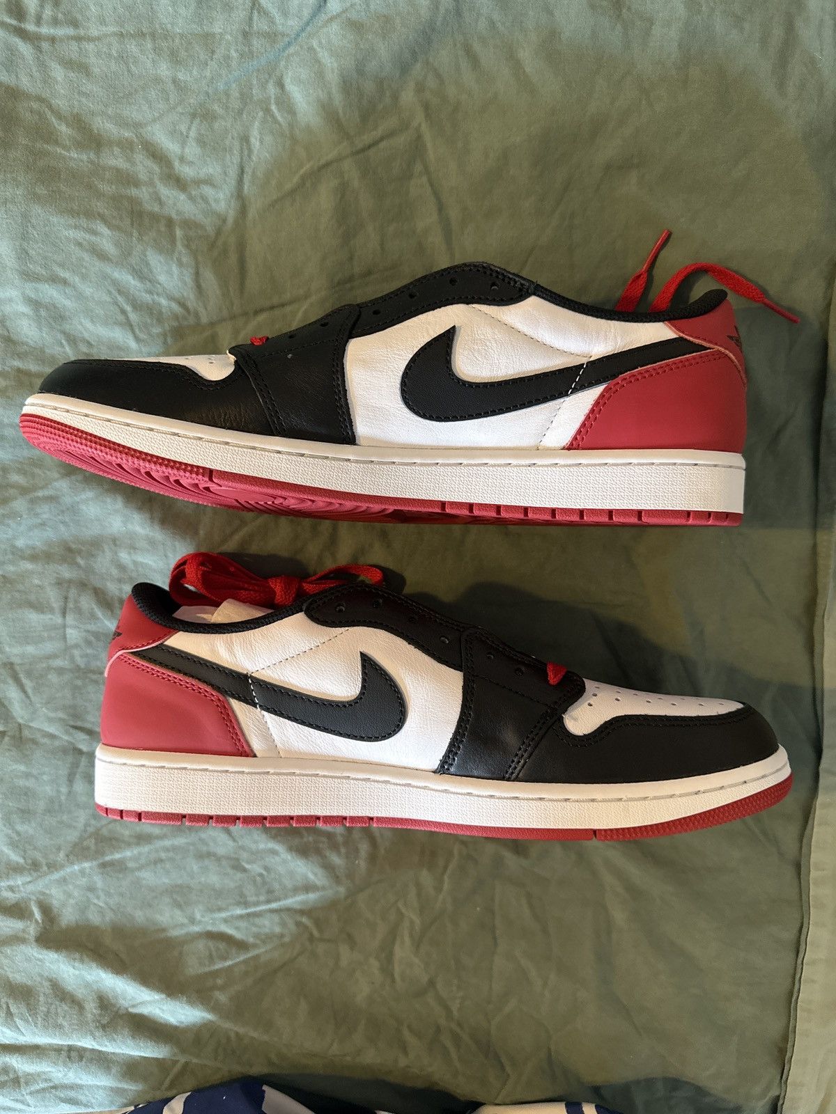 Jordan Brand Jordan 1 Retro Low OG Black Toe (Size 11.5 M) Size US 11.5 / EU 44-45 - 5 Thumbnail