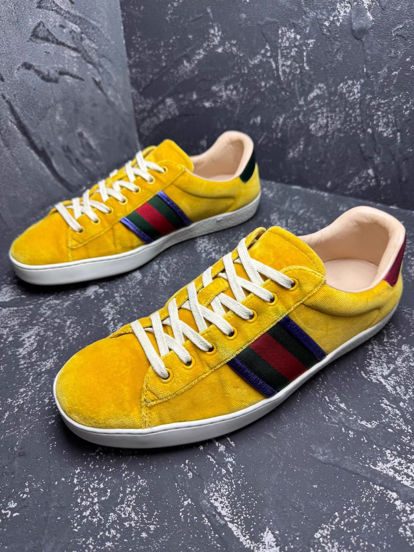 Gucci Gucci Yellow Flocked Sneakers Q10 Size US 9.5 / EU 42-43 - 1 Thumbnail