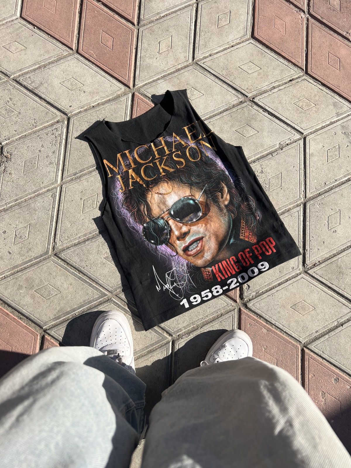 Band Tees × Vintage VINTAGE MICHAEL JACKSON KING OF POP AOP T SHIRT 1985-2009 Size US S / EU 44-46 / 1 - 1 Thumbnail