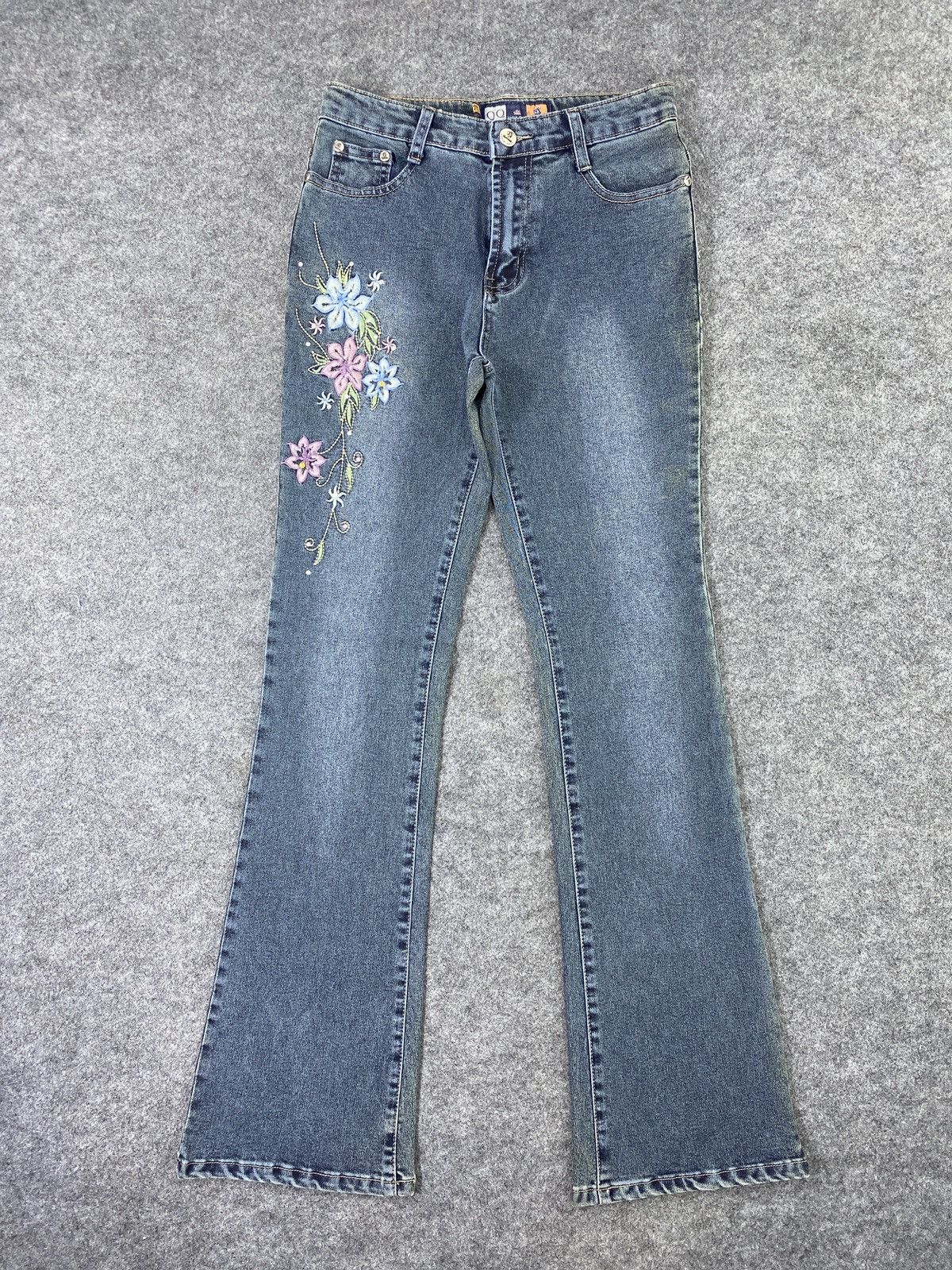 Jean × Vogue Vogue Floral Embroidery Flared Wash Jeans - J1038 Size 27" / US 4 / IT 40 - 1 Thumbnail