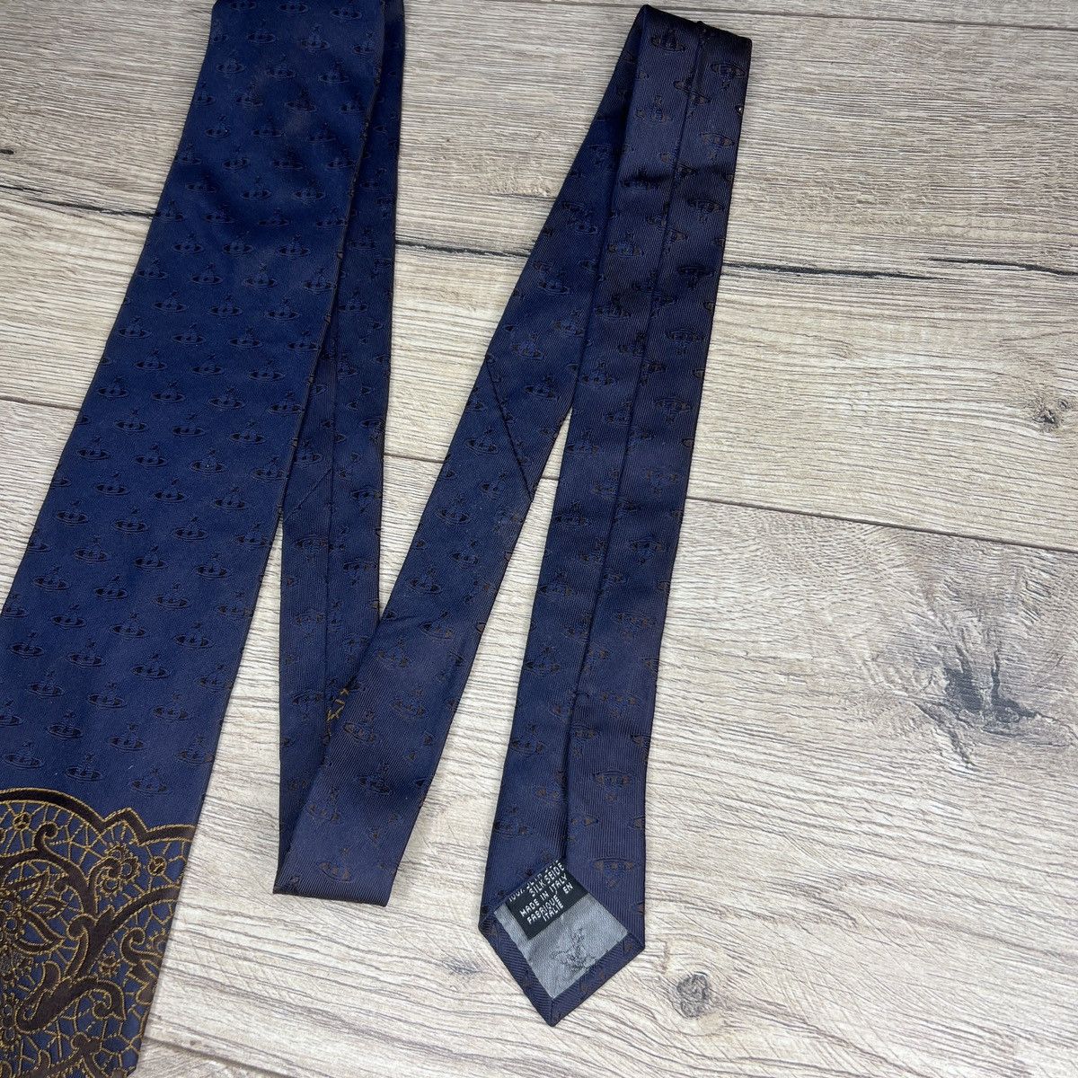 Vintage VIVIENNE WESTWOOD ORBS MONOGRAM PRINT NECK TIE NAVY SILK Size ONE SIZE - 4 Thumbnail