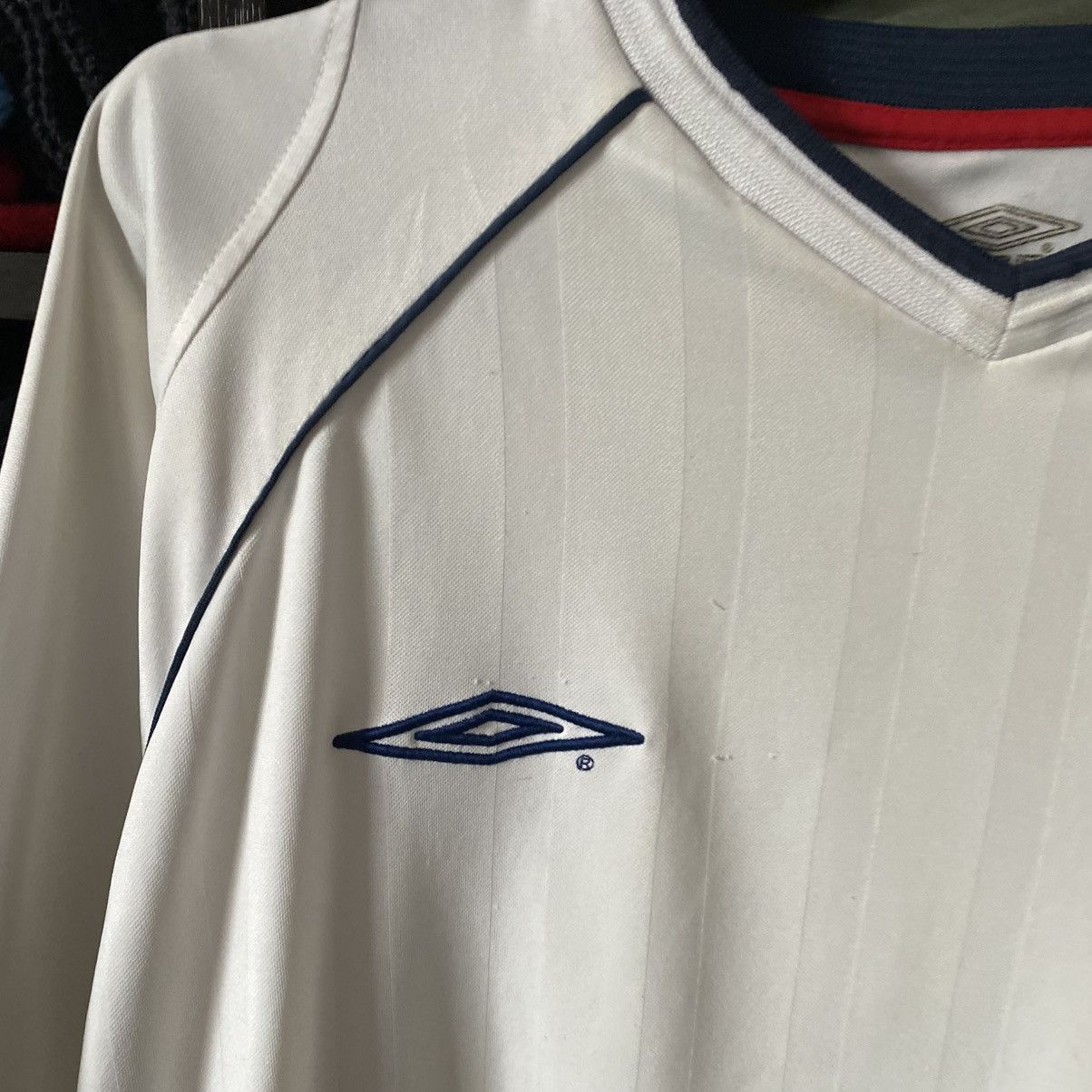 Umbro Vintage Umbro England National Soccer team 2001 jersey Size US XL / EU 56 / 4 - 3 Thumbnail