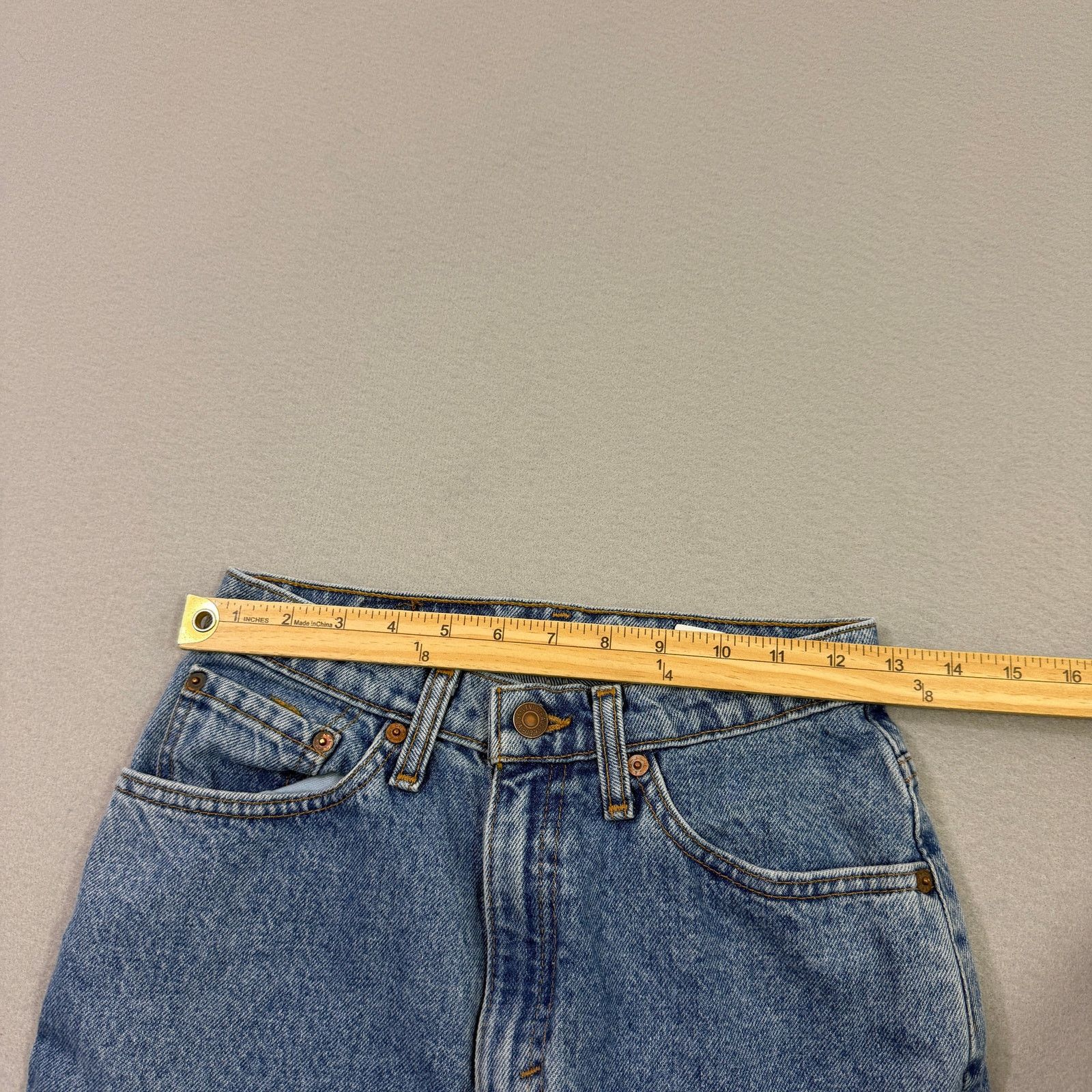 Levi's Vintage Levi’s 18512-0291 Jeans Women's 7 26X32 Blue Denim Size 26" / US 2 / IT 38 - 7 Thumbnail