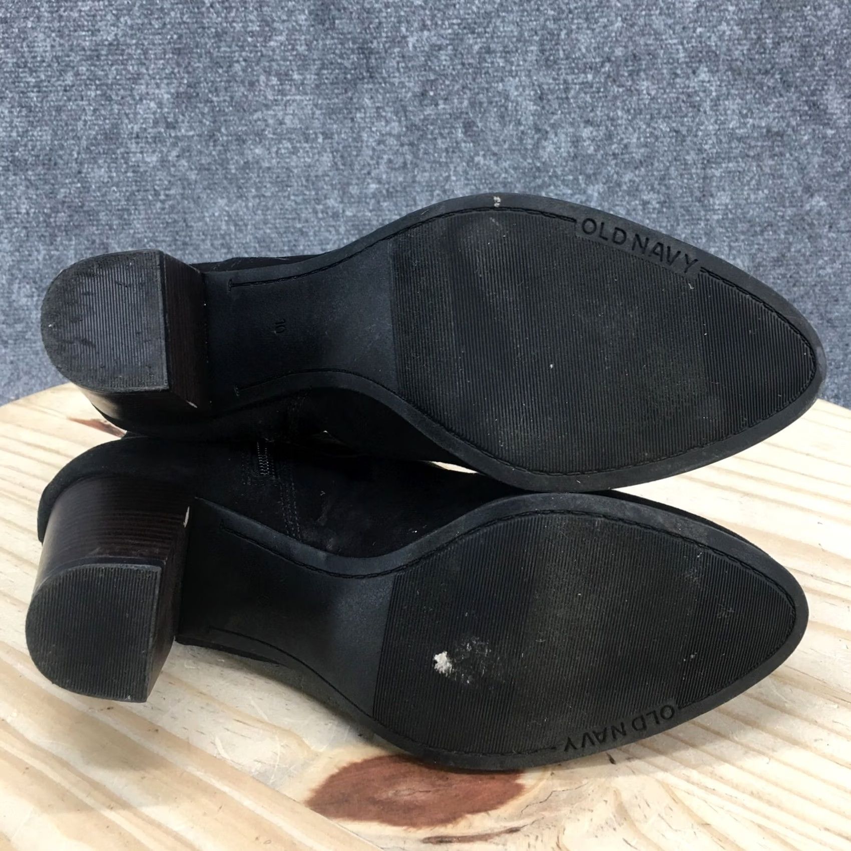 Old Navy Old Navy Boots Womens 10 Ankle Booties Black Faux Suede Heeled Side Zip Casual Womens Shoes Boots Black Ankle Bootie 10 Old Navy Mens? Size US 10 / IT 40 - 7 Thumbnail
