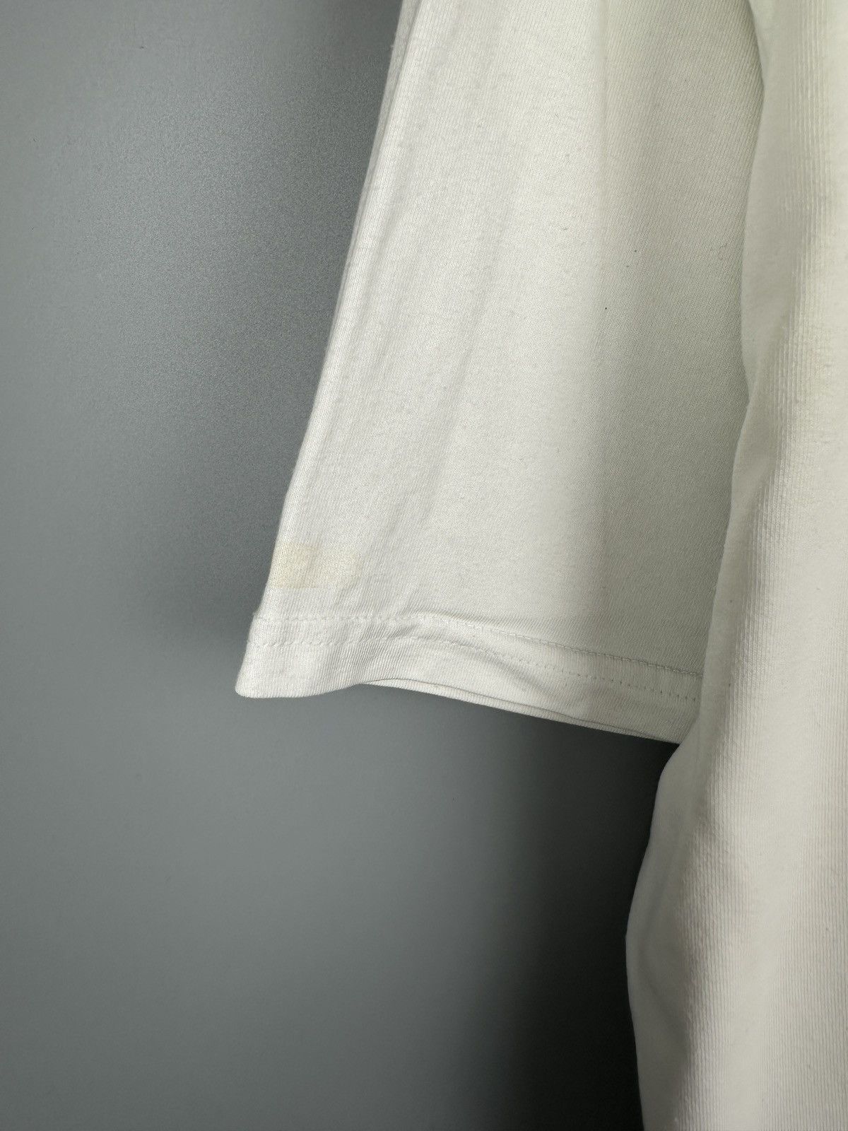 Nike 90s Vintage Nike Big Center Swoosh Reflective Logo T Shirt Size US L / EU 52-54 / 3 - 10 Thumbnail