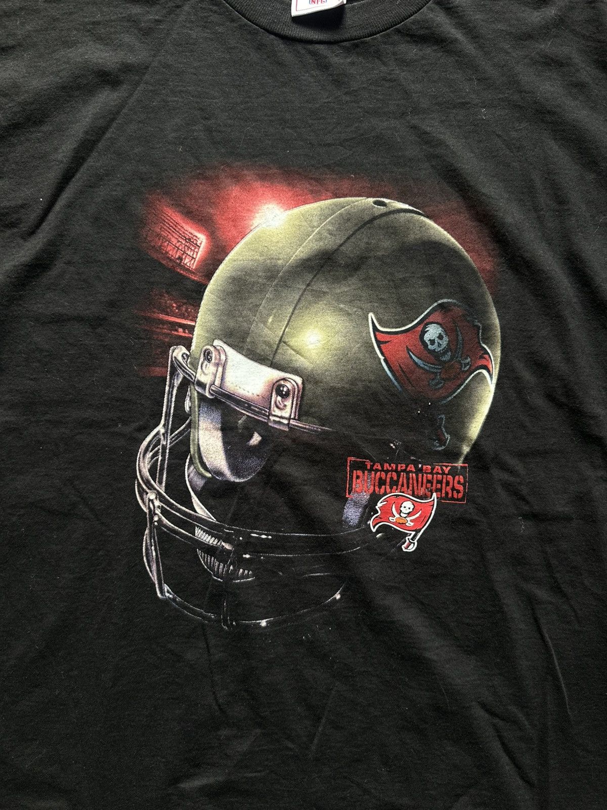 NFL Vintage Tampa Bay Buccaneers Helmet Shirt Black XL Size US XL / EU 56 / 4 - 4 Thumbnail