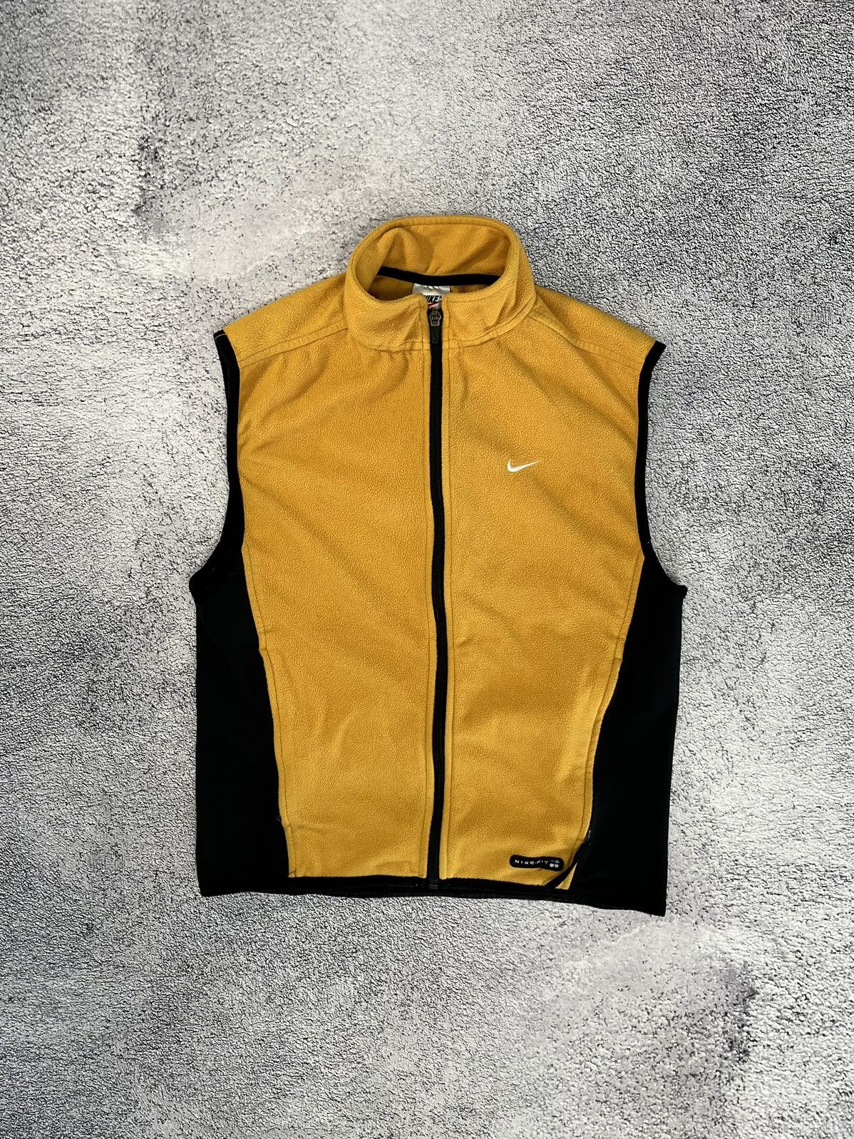 Nike Vintage Nike Fleece Vest Women M Y2K 90s Polar Fleece Swoosh Size M / US 6-8 / IT 42-44 - 1 Thumbnail