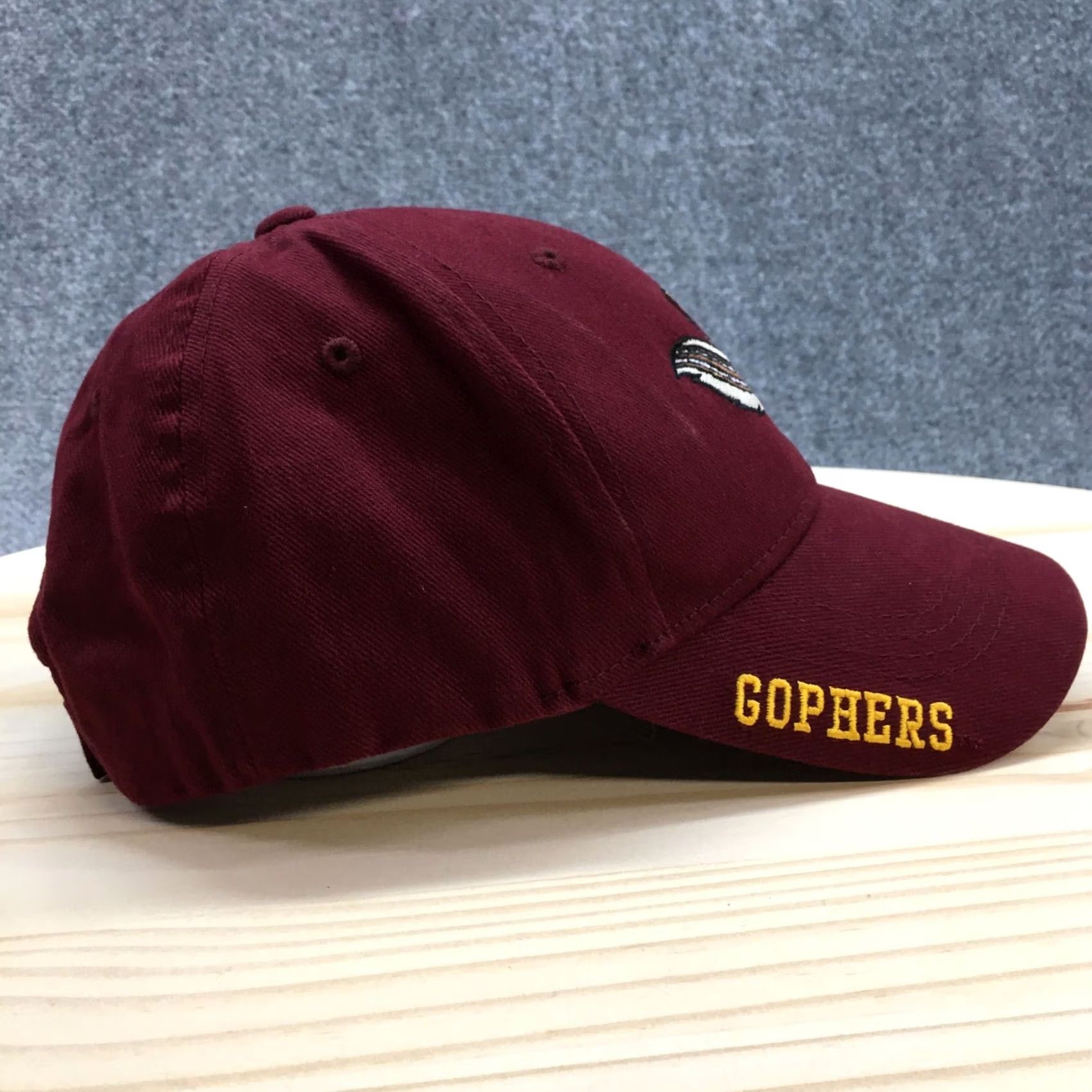 Logo 7 Russell Golden Grophers Baseball Cap Hat Mens Maroon Minnesota Logo Red Polyester Adjustable Breathable Lightweight Casual Size ONE SIZE - 4 Thumbnail