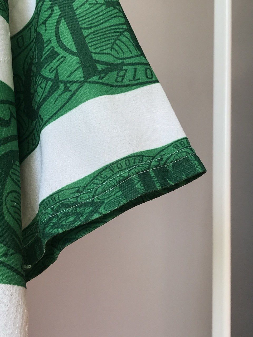 Umbro Vintage 1990s Umbro Celtic FC Retro Football Shirt Jersey Size US XL / EU 56 / 4 - 7 Thumbnail