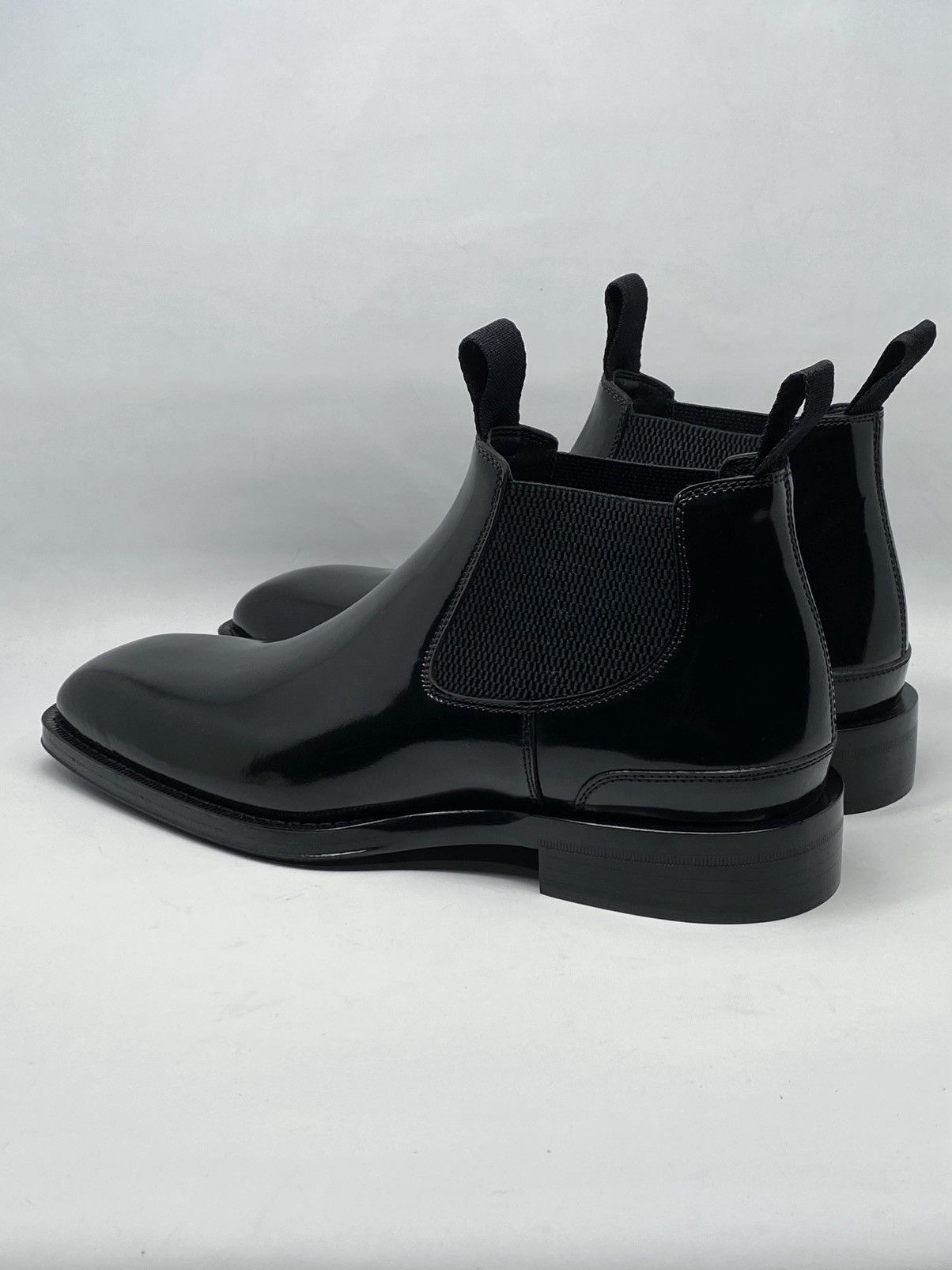 Burberry Square-Toe Leather Chelsea Boots size 41/us size 8