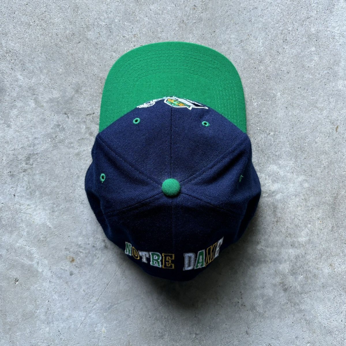 Vintage vintage 90s UNIVERSITY OF NOTRE DAME spellout Snapback hat Size ONE SIZE - 5 Thumbnail