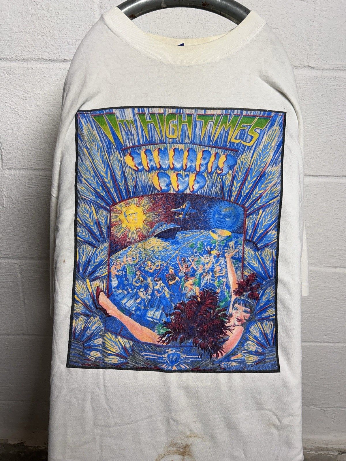 Vintage Vintage 1998 High Times 11th Leaf Club Amsterdam Art Tee Size US XXL / EU 58 / 5 - 1 Thumbnail