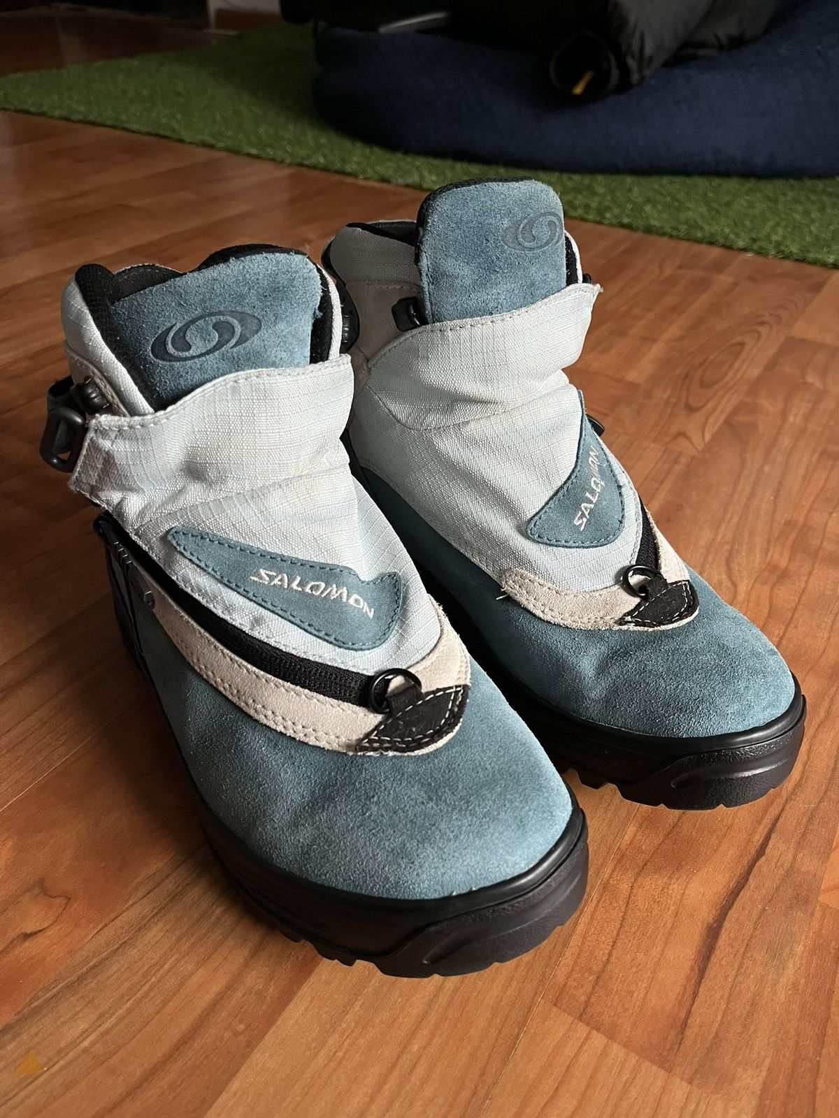 image of Outdoor Life x Salomon Adventure 7 Hicking Deadstock Boots in Blue, Women's (Size 5)